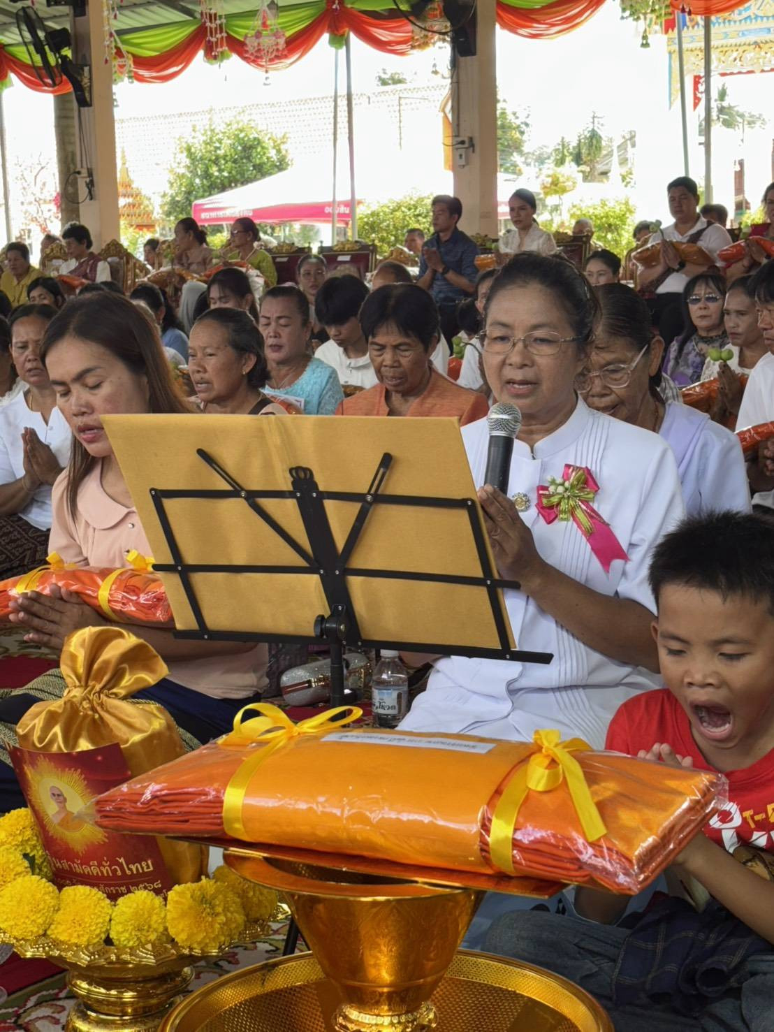 ภาพกล่าวคำถวายกฐินวัดสว่างคารมณ์