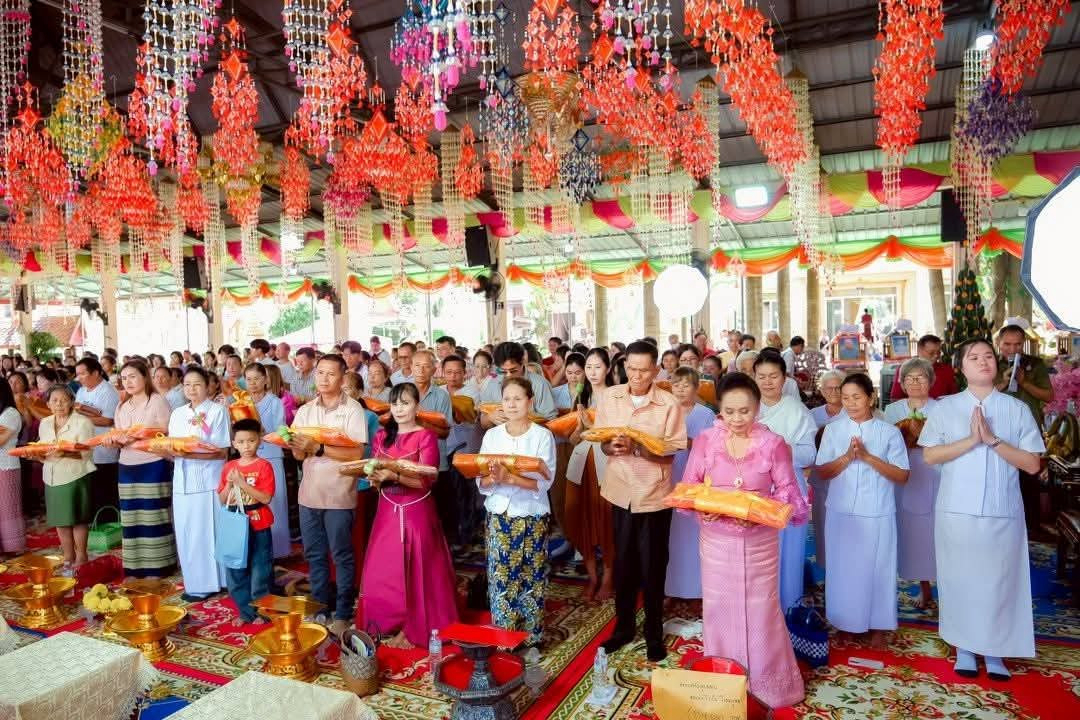 ภาพร่วมพิธีกรรมวัดสว่างคารมณ์