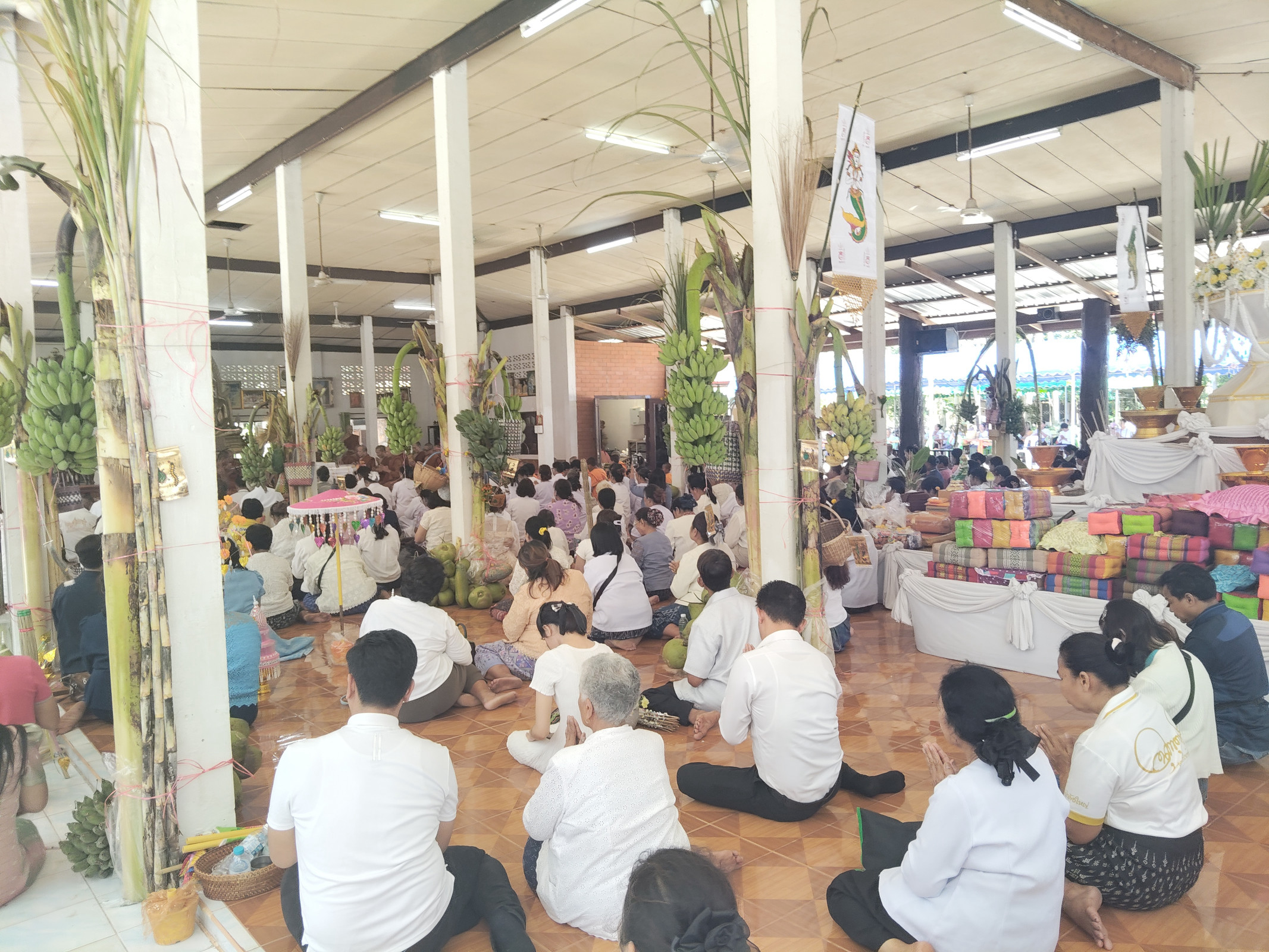 ภาพร่วมพิธีกรรมวัดบูรพาราม