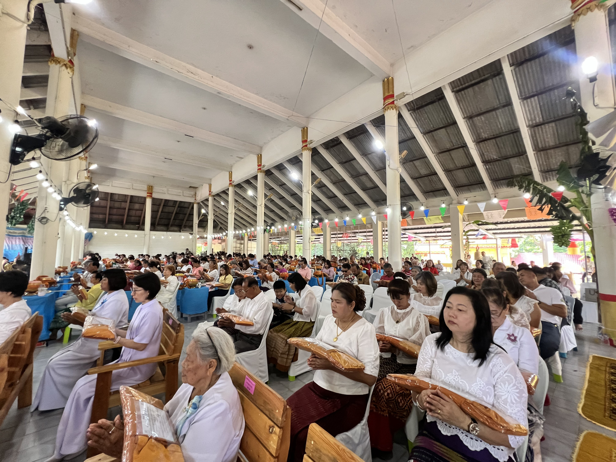 ภาพร่วมพิธีกรรมวัดดักคะนน