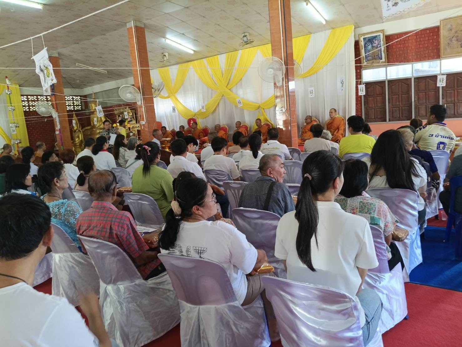 ภาพร่วมพิธีกรรมวัดดงกระทุ่ม