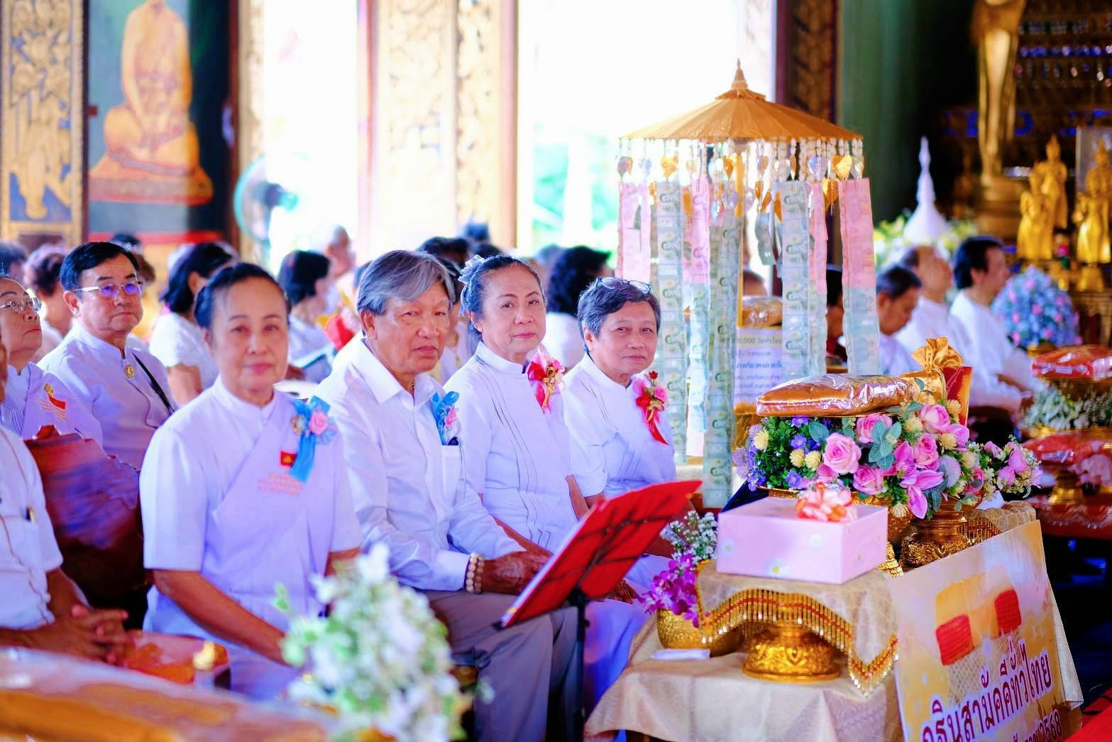 ภาพร่วมพิธีกรรมวัดสระเกศ