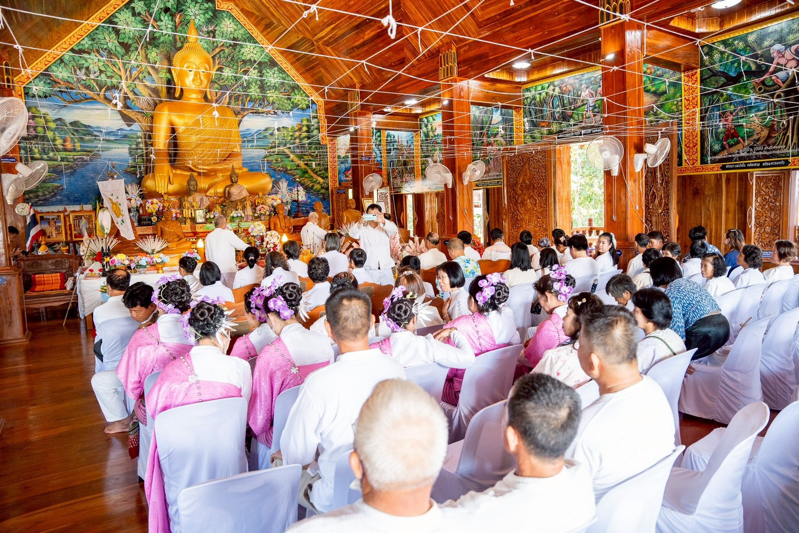 ภาพร่วมพิธีกรรมวัดบ้านห้วยไซกลาง