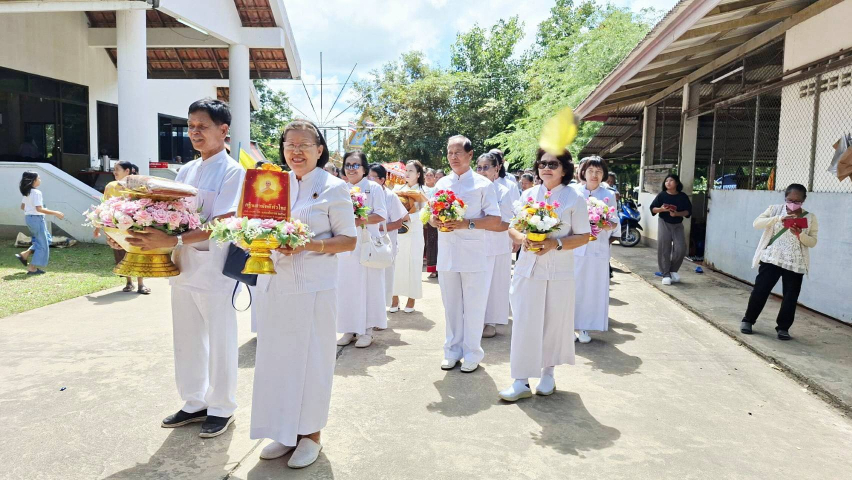 ภาพร่วมพิธีกรรมวัดป่าชัยประสิทธิ์