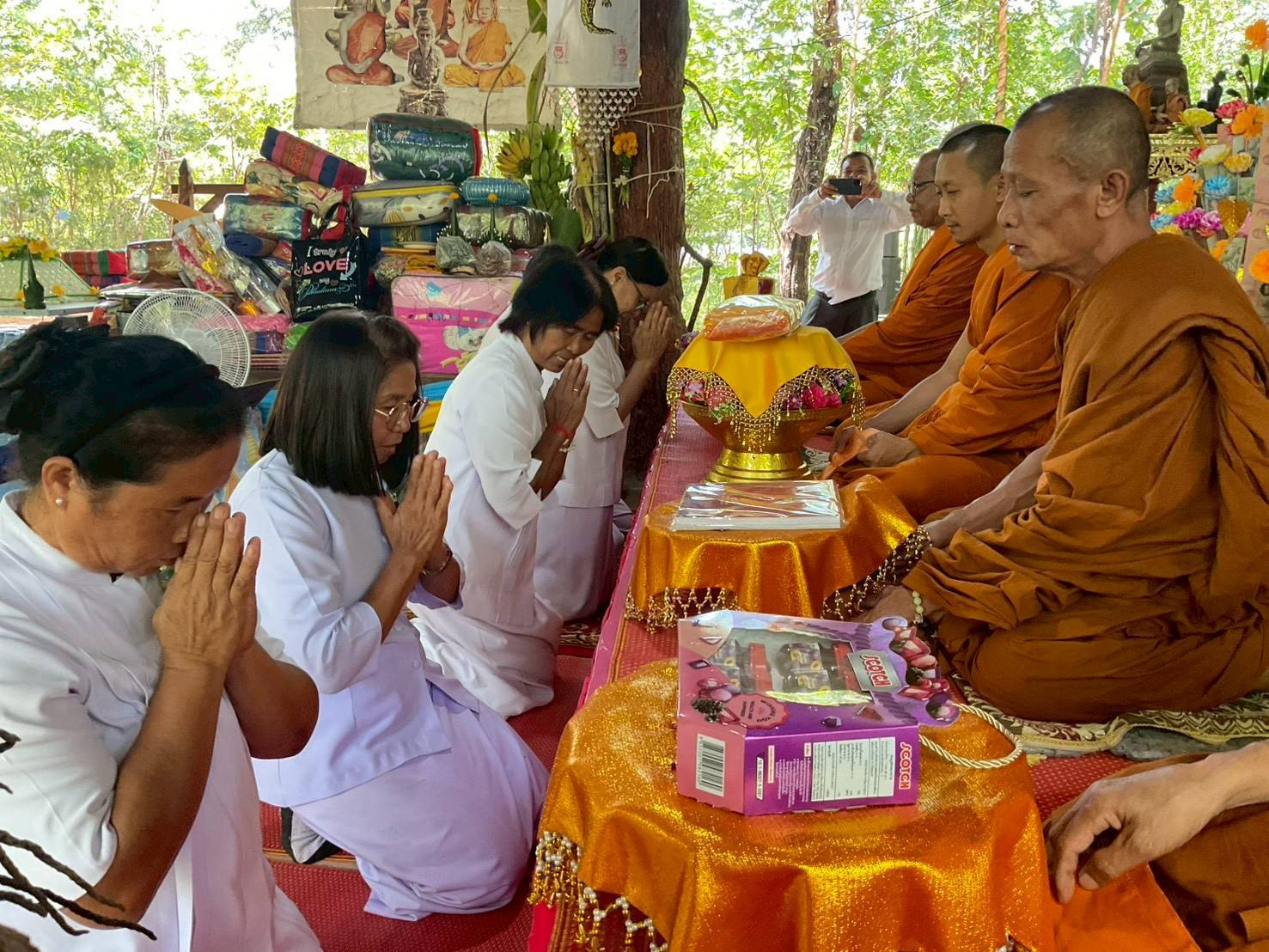 ภาพร่วมพิธีกรรมวัดประไพพานพนา