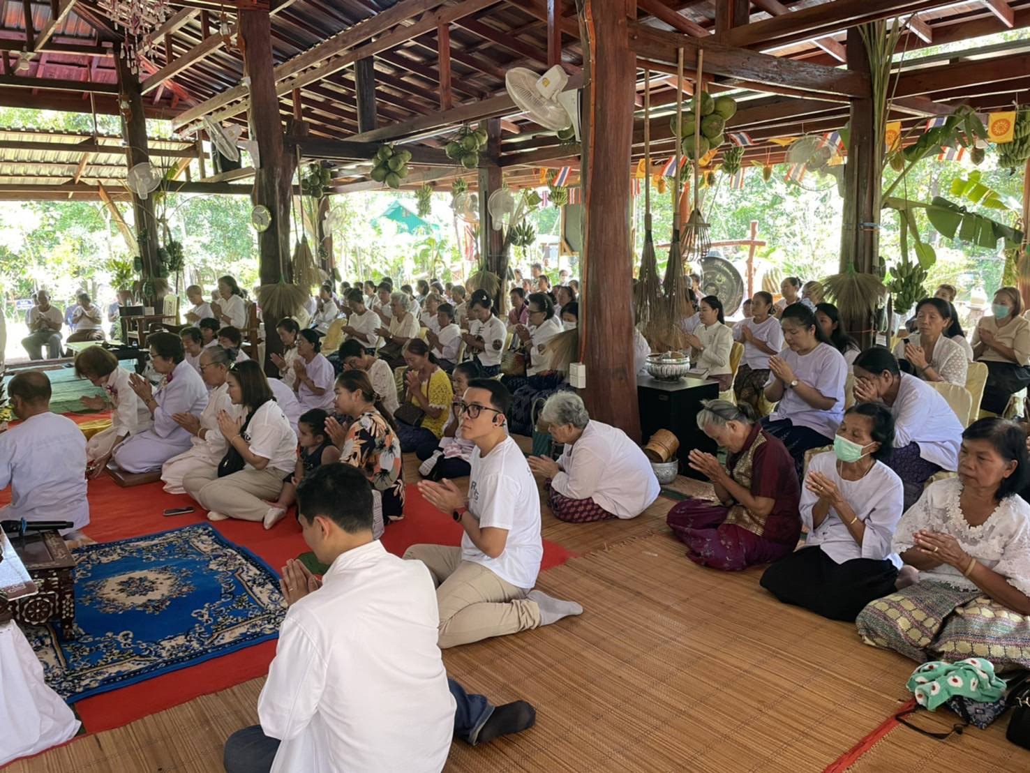 ภาพร่วมพิธีกรรมวัดป่าเทพรักษา