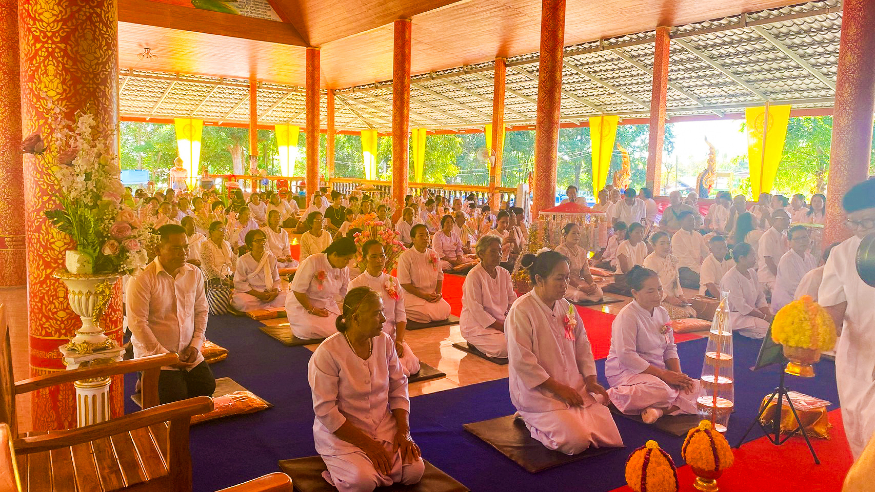 ภาพร่วมพิธีกรรมวัดสันติสุขพัฒนา