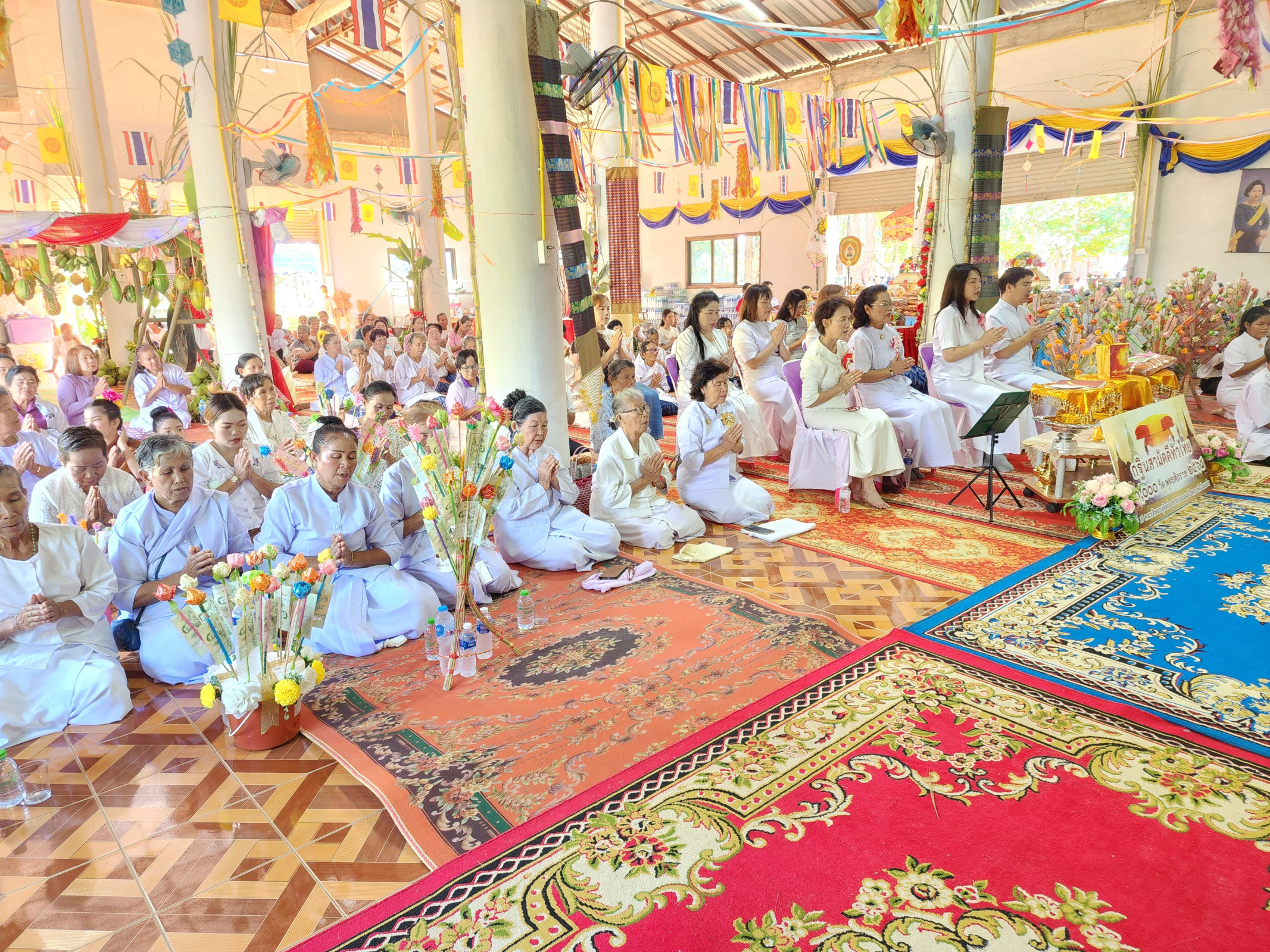 ภาพร่วมพิธีกรรมวัดกลางสามัคคี