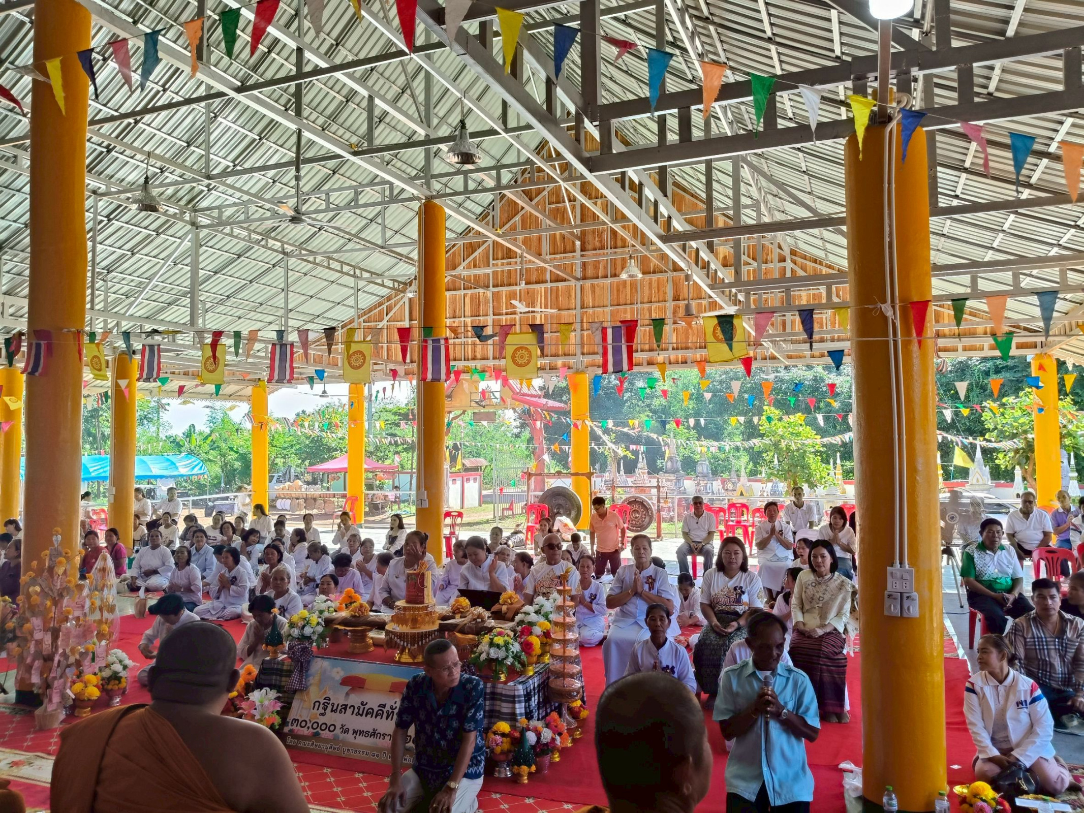 ภาพร่วมพิธีกรรมวัดสุขสำราญ