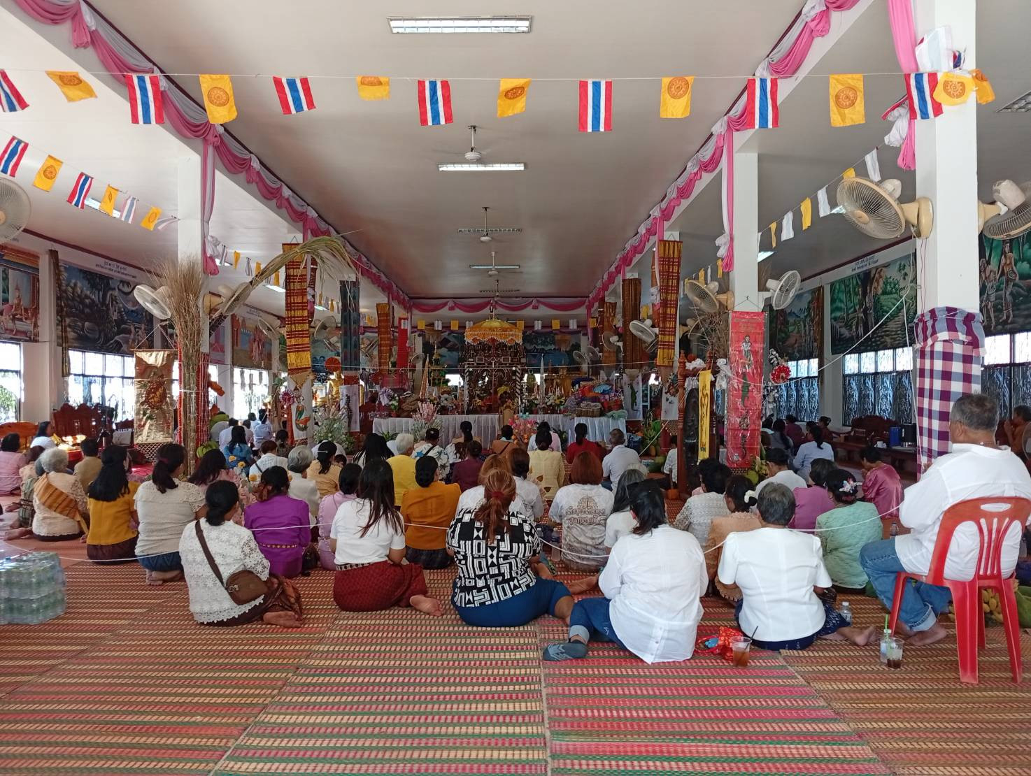 ภาพร่วมพิธีกรรมวัดศรีโพธิ์ชัย