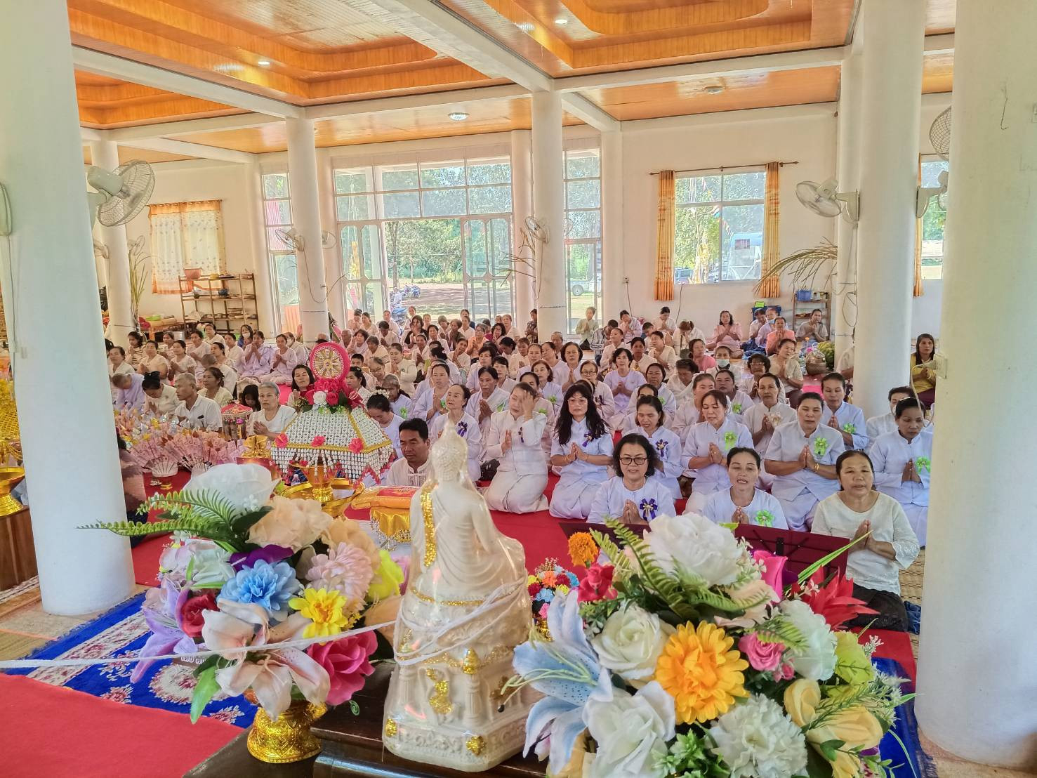 ภาพร่วมพิธีกรรมศูนย์ปฏิบัติธรรมบ้านโคกไม้ล้ม