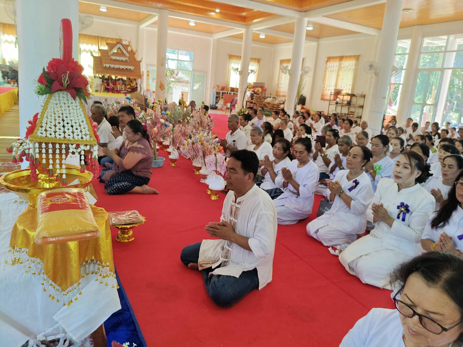 ภาพร่วมพิธีกรรมศูนย์ปฏิบัติธรรมบ้านโคกไม้ล้ม