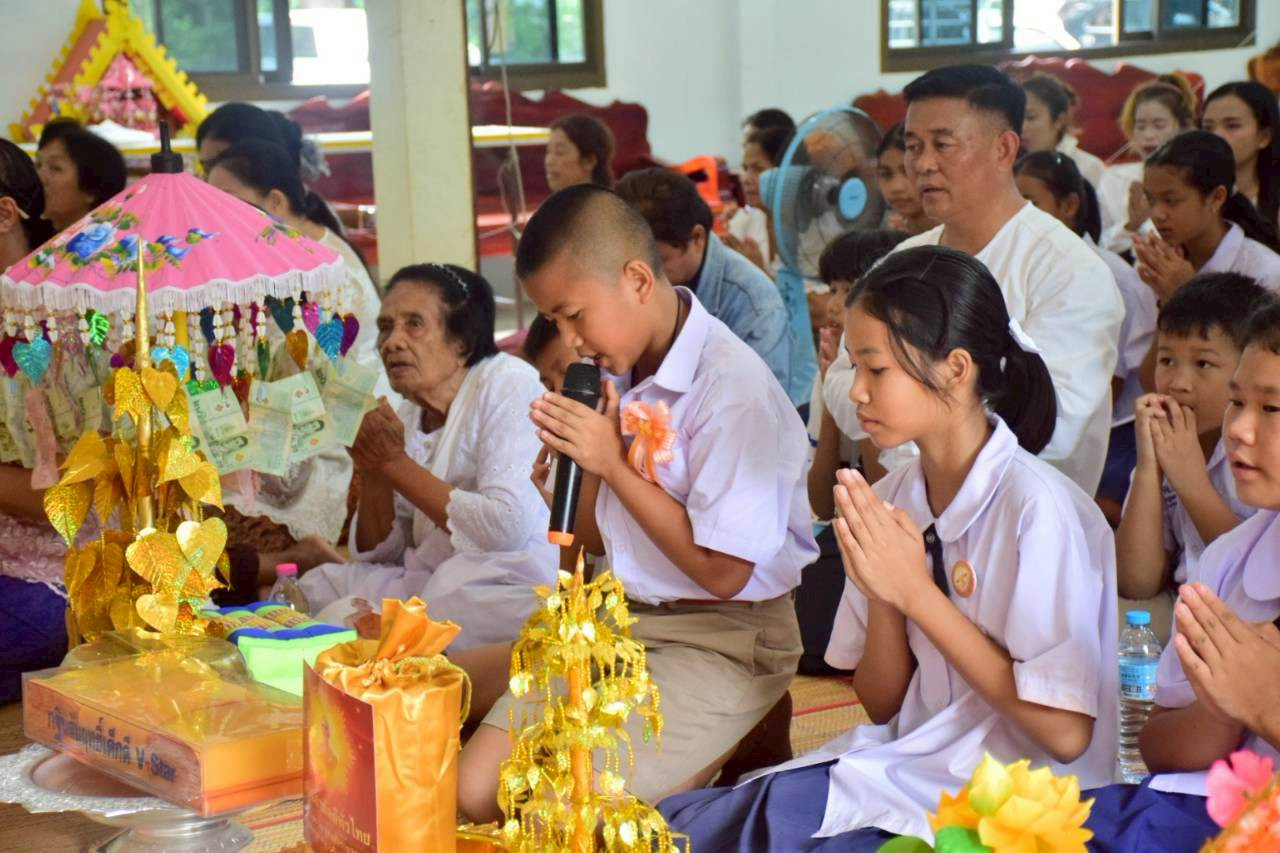 ภาพกล่าวคำถวายกฐินวัดโคกสว่าง