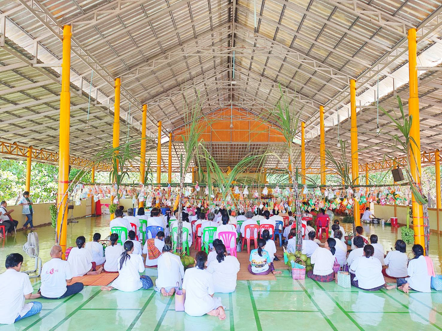 ภาพร่วมพิธีกรรมที่พักสงฆ์ป่ากลางแก้ว