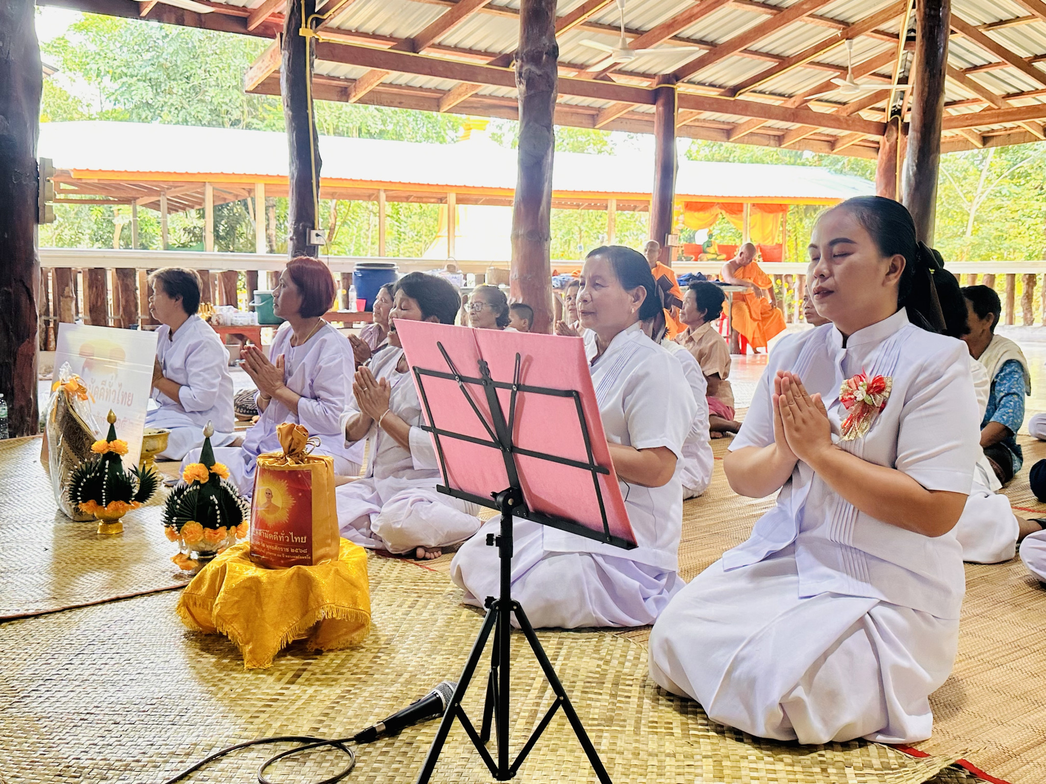 ภาพร่วมพิธีกรรมที่พักสงฆ์ดอนจำปา