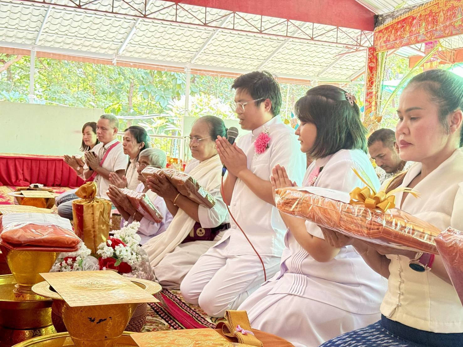 ภาพกล่าวคำถวายกฐินวัดเกษตรสมบูรณ์ (วัดภูน้อย)