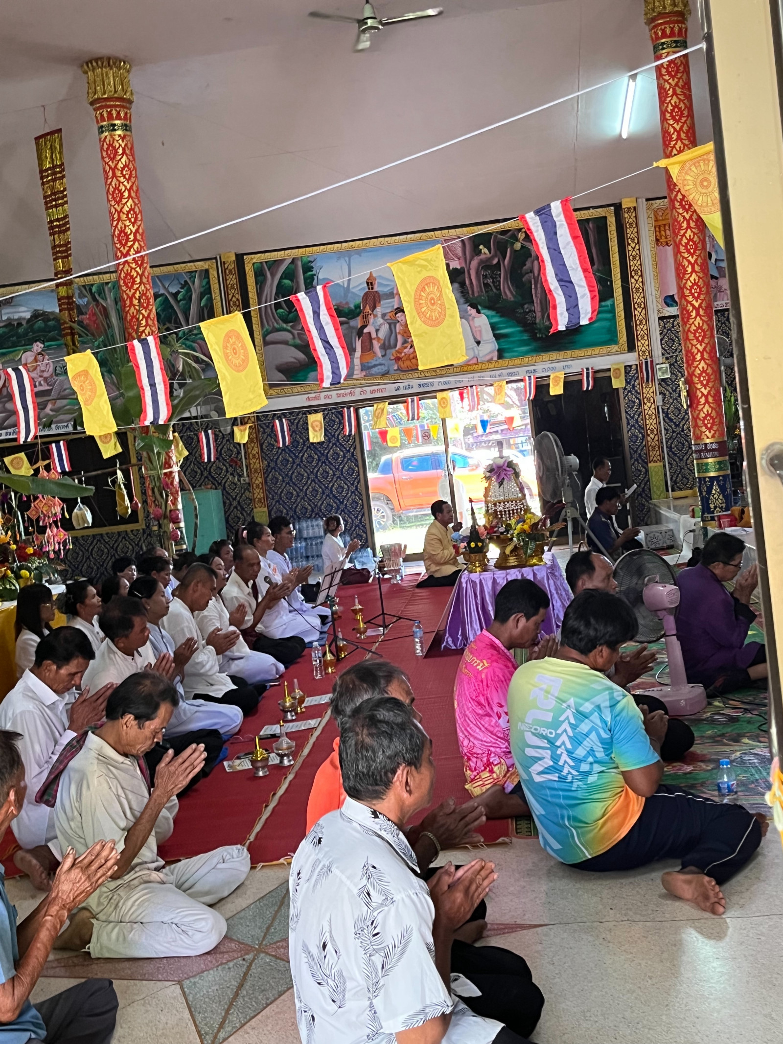 ภาพร่วมพิธีกรรมวัดขุมคำมงคลชัย