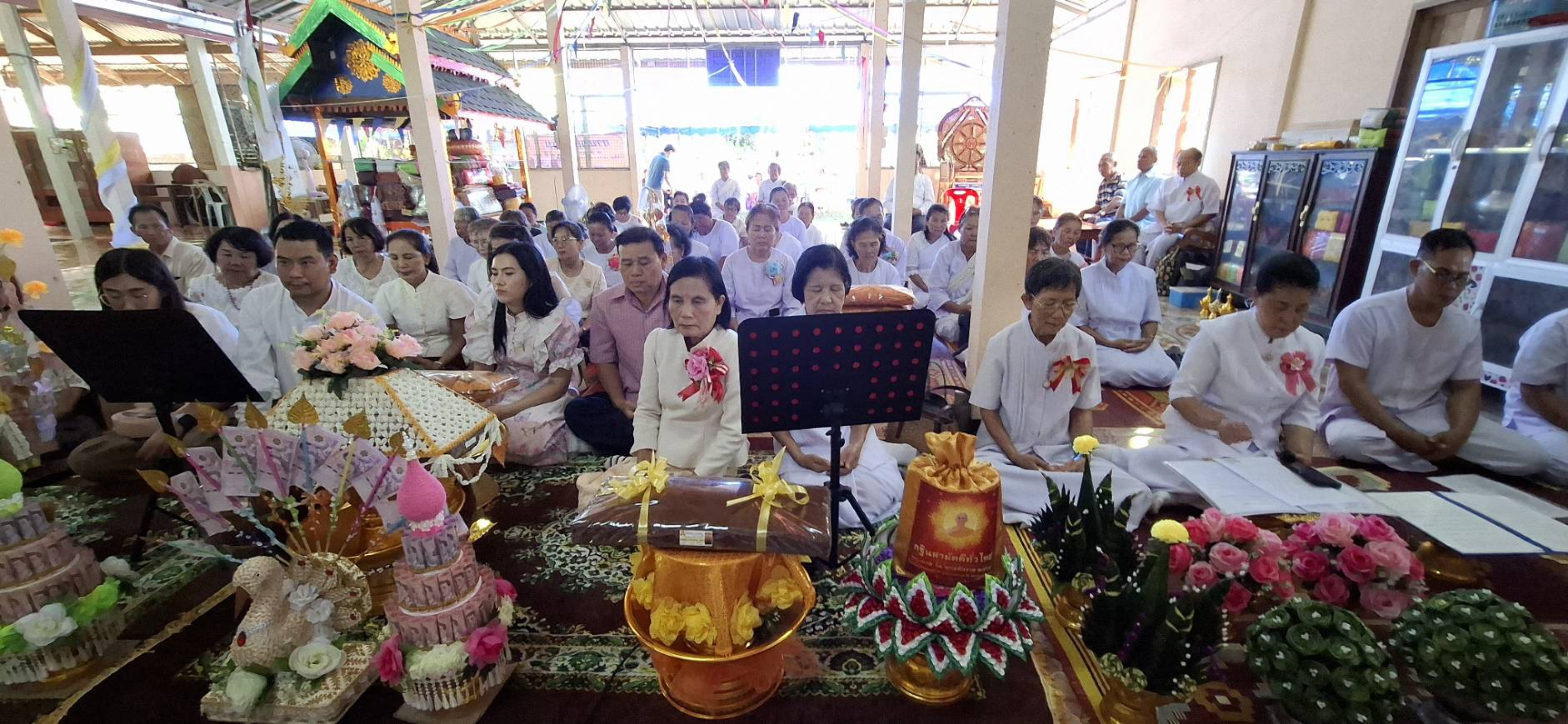 ภาพร่วมพิธีกรรมวัดเก่าหนองปลาค่อ