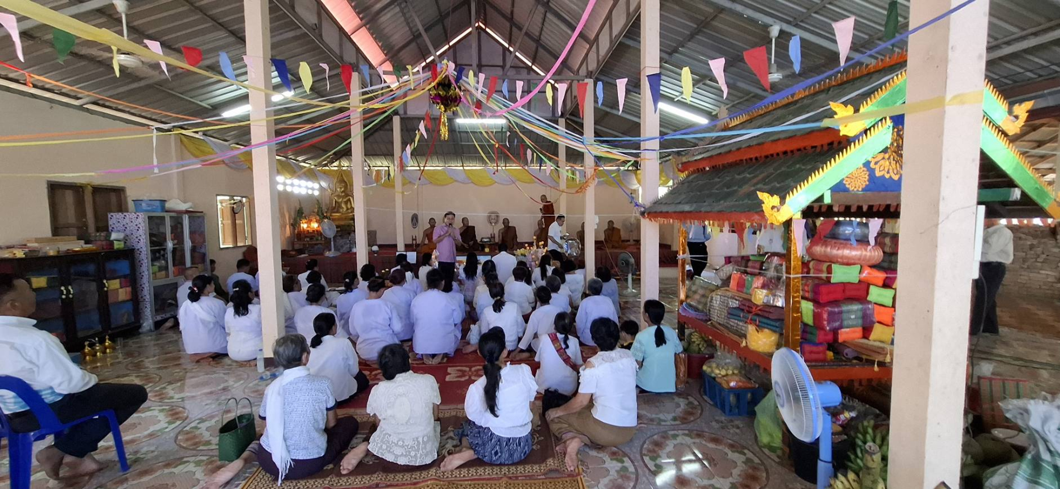 ภาพร่วมพิธีกรรมวัดเก่าหนองปลาค่อ