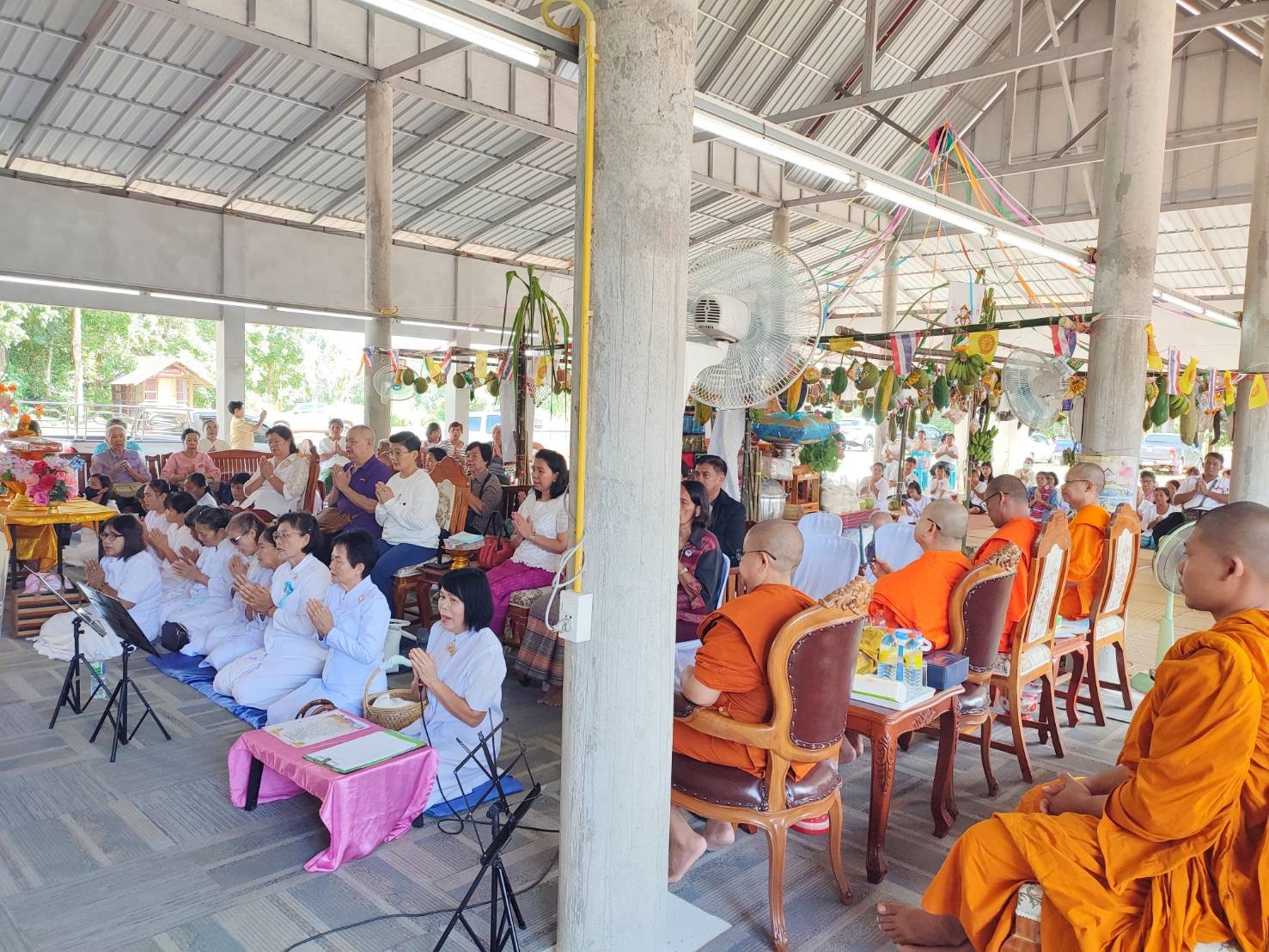ภาพร่วมพิธีกรรมวัดโนนสมบูรณ์