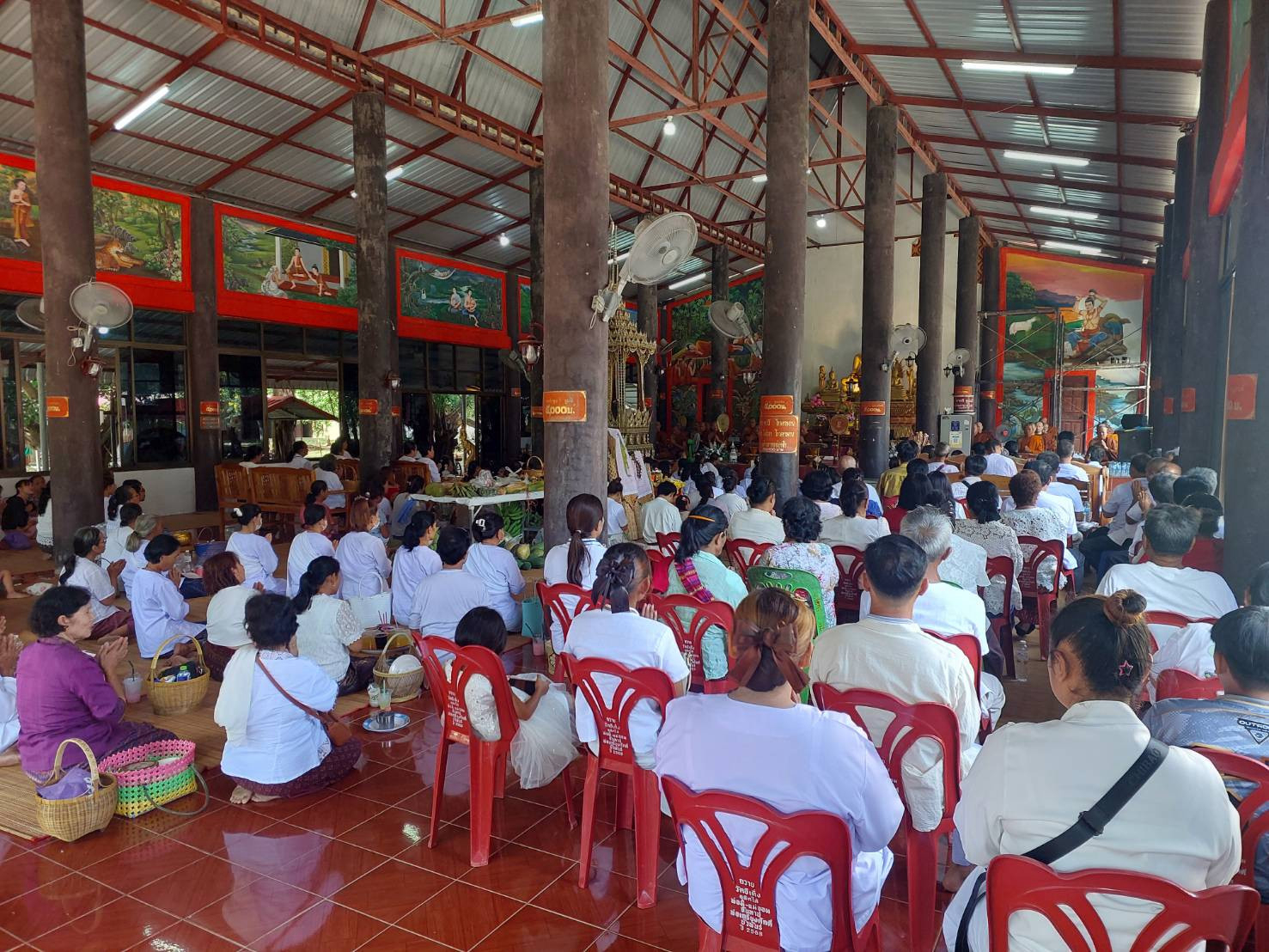ภาพร่วมพิธีกรรมวัดภูน้อย