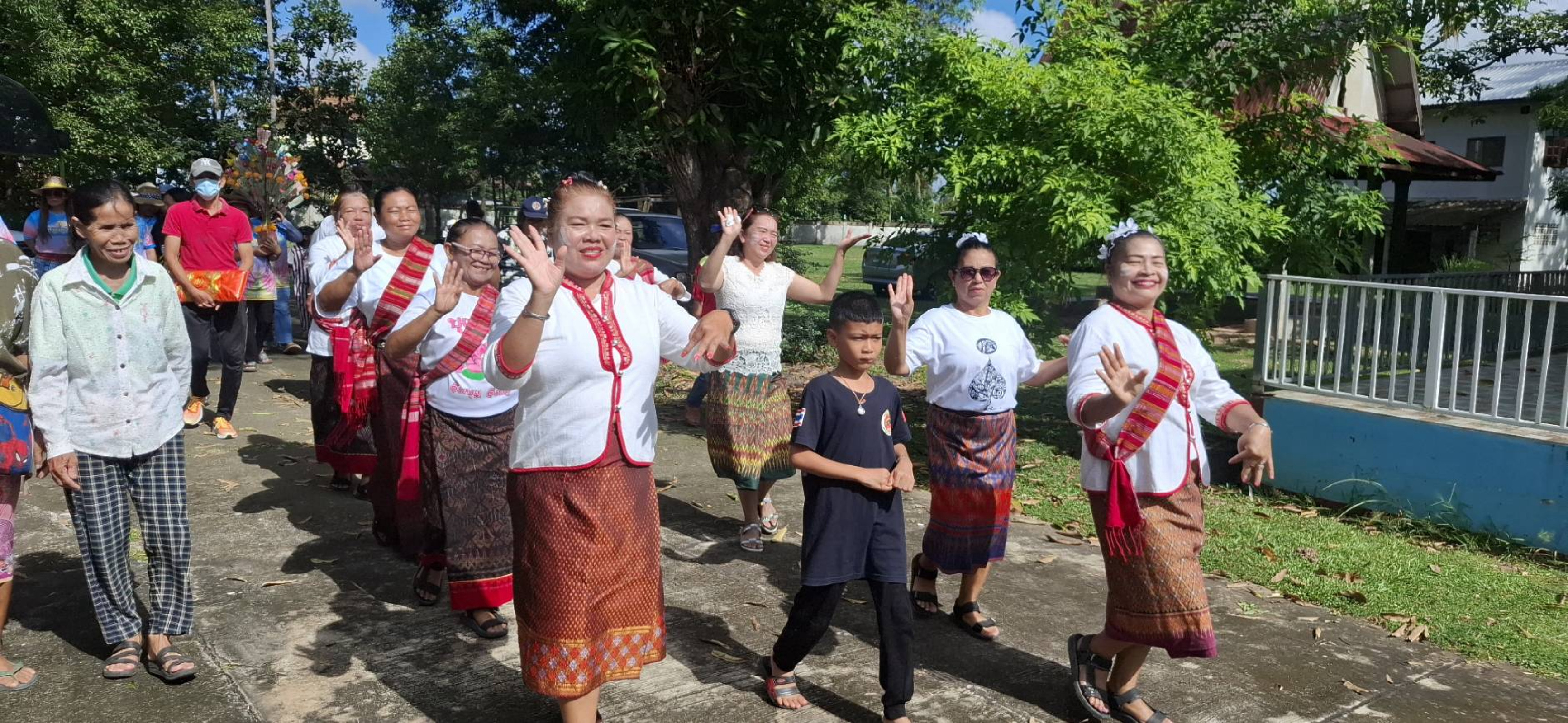 ภาพร่วมพิธีกรรมวัดดงยาง