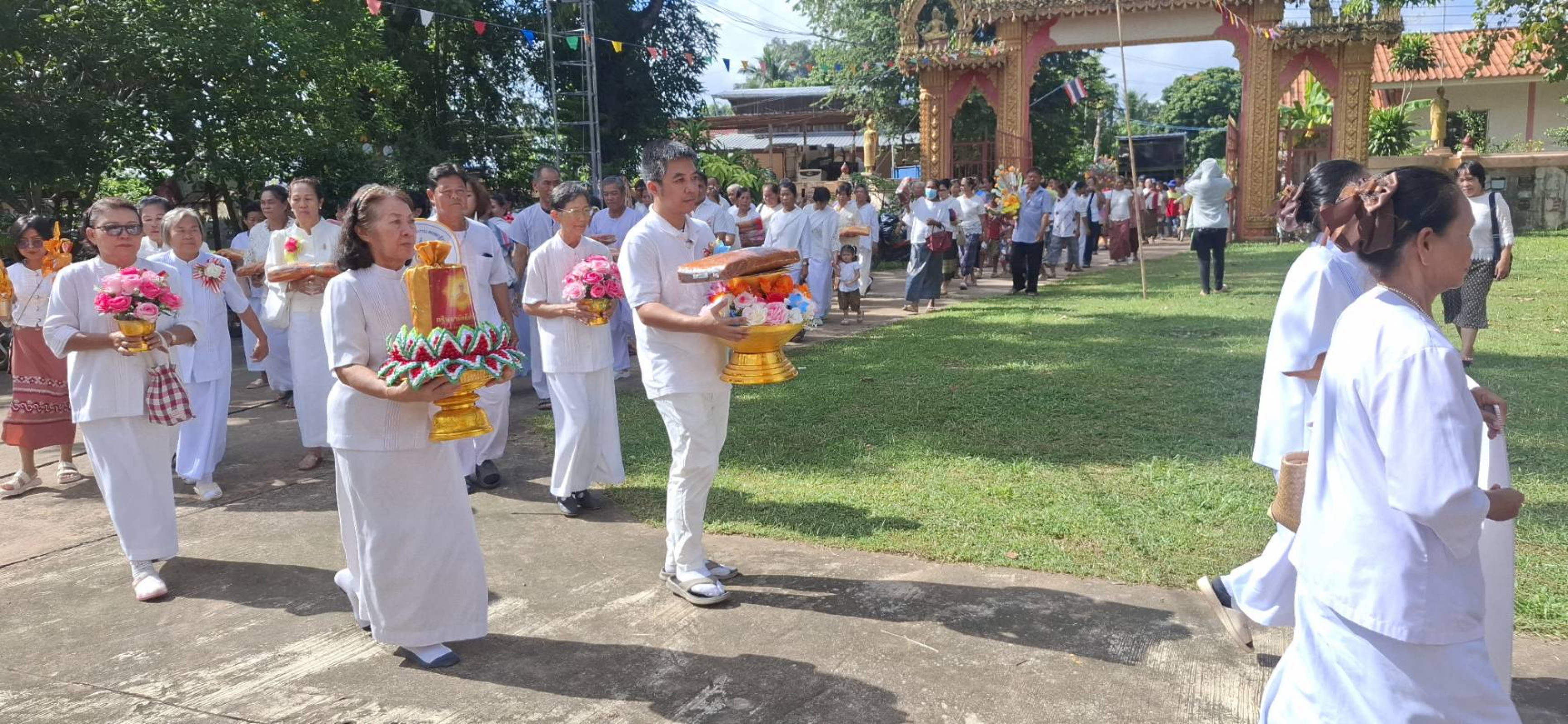 ภาพร่วมพิธีกรรมวัดดงยาง