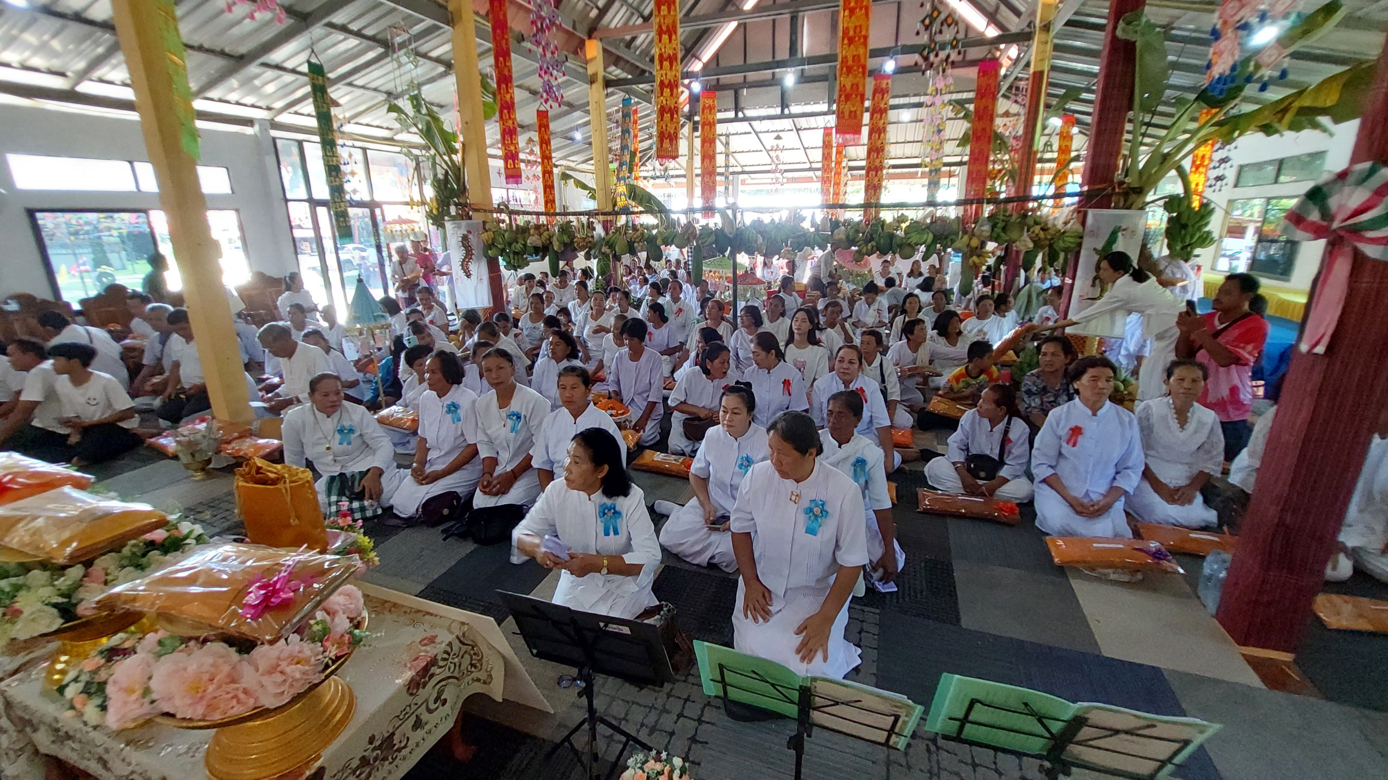 ภาพร่วมพิธีกรรมวัดหนามแท่งน้อย