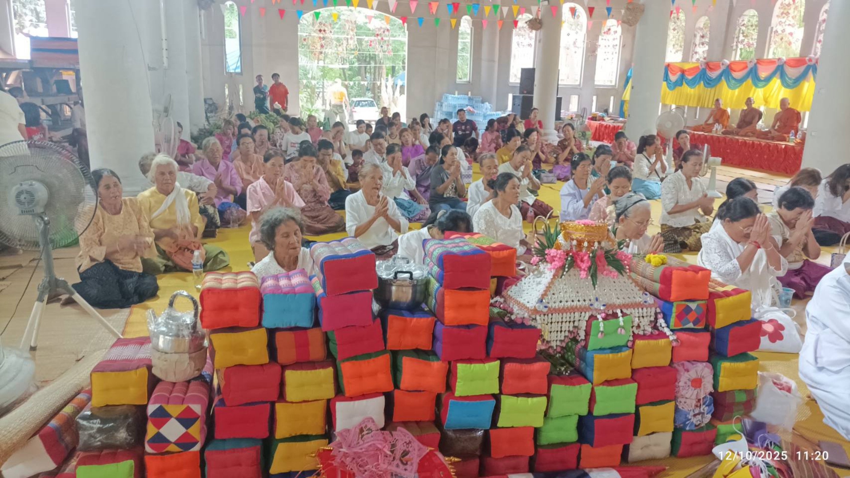 ภาพร่วมพิธีกรรมวัดอัมพวัน