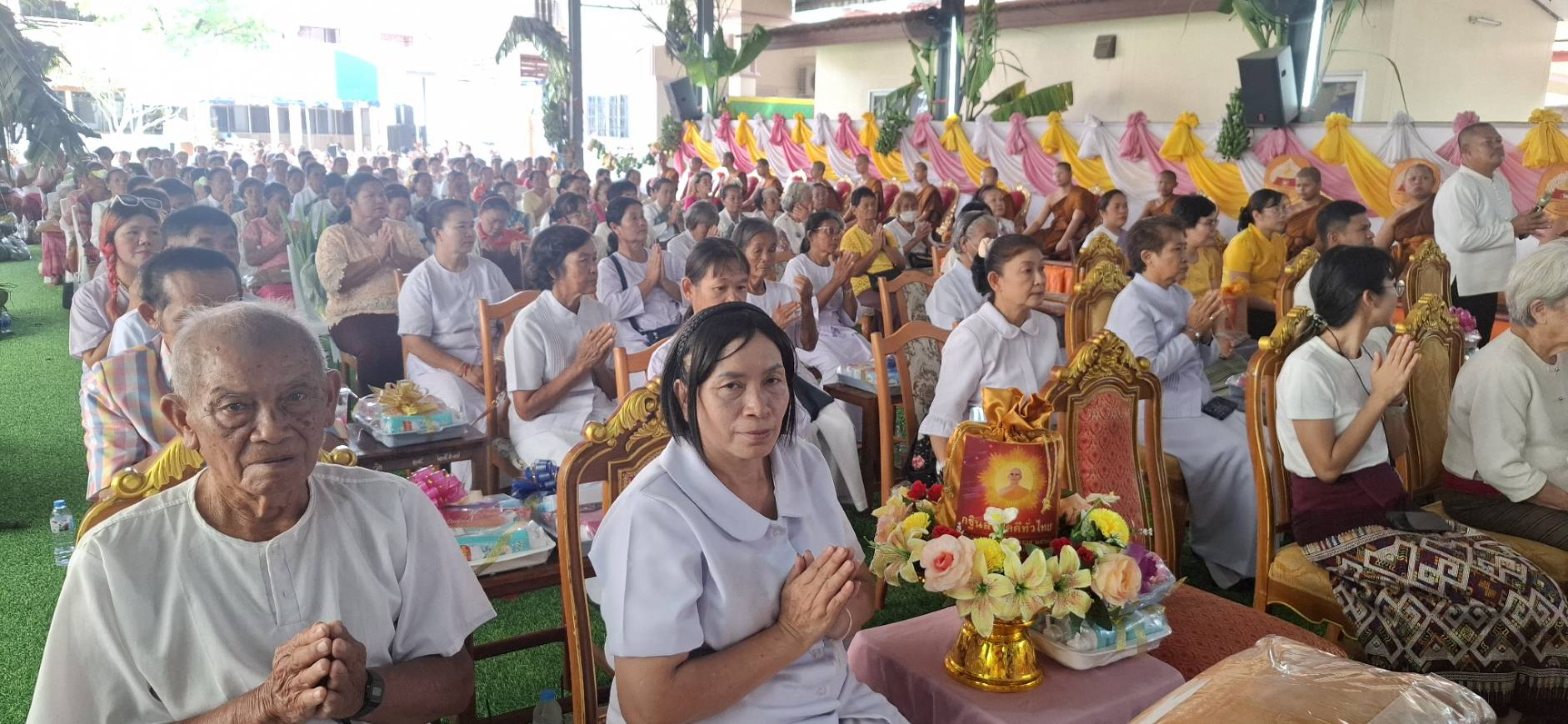 ภาพร่วมพิธีกรรมวัดหนองขุ่น