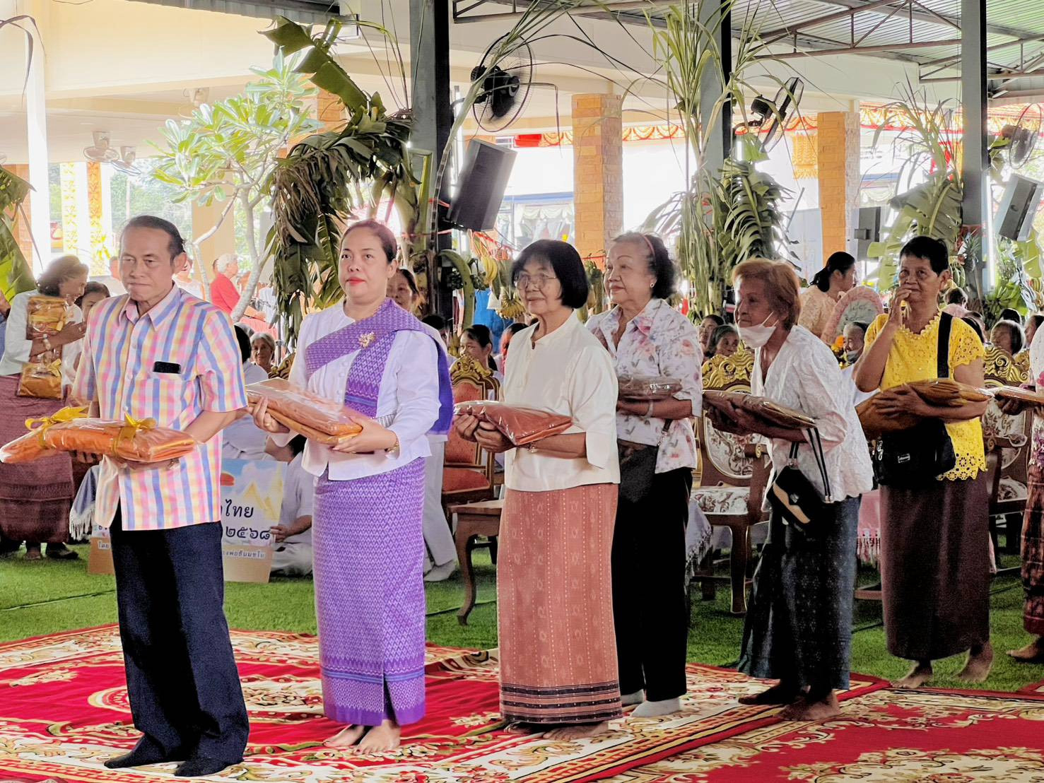 ภาพร่วมพิธีกรรมวัดหนองขุ่น