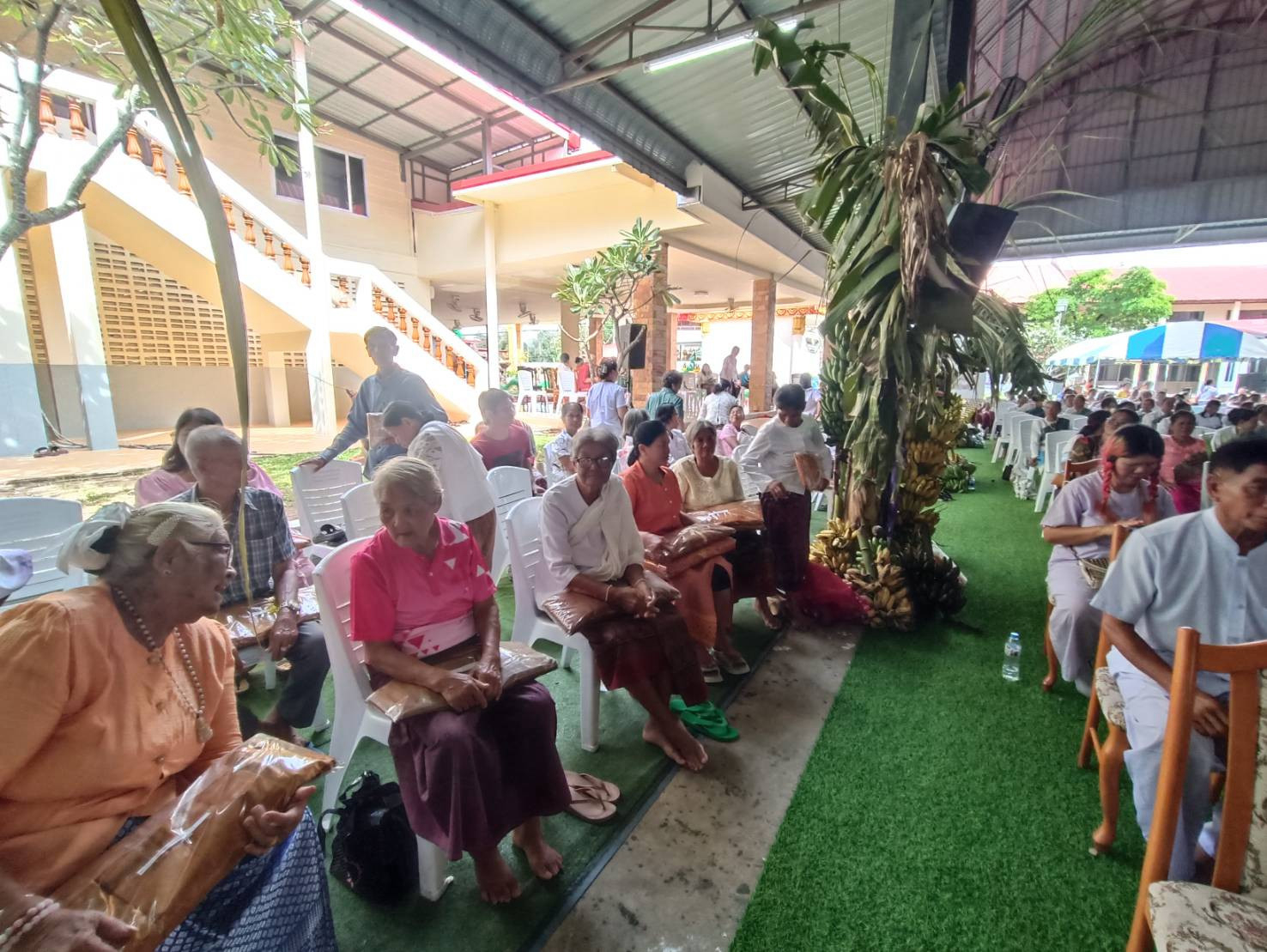 ภาพร่วมพิธีกรรมวัดหนองขุ่น