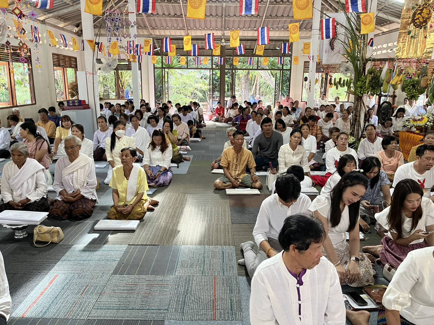 ภาพร่วมพิธีกรรมวัดป่าทุ่งเทวา