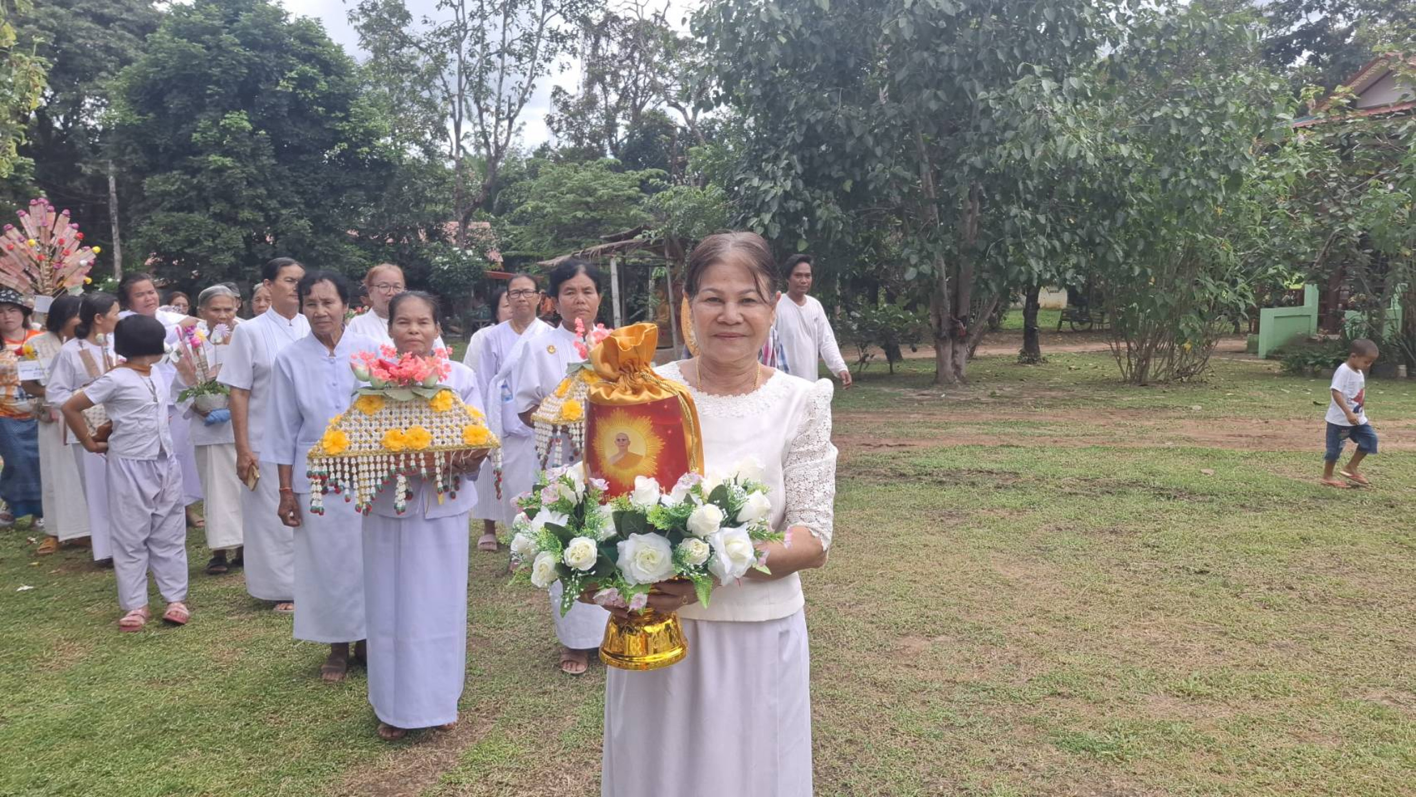 ภาพร่วมขบวนกฐินวัดบ้านโพนงาม