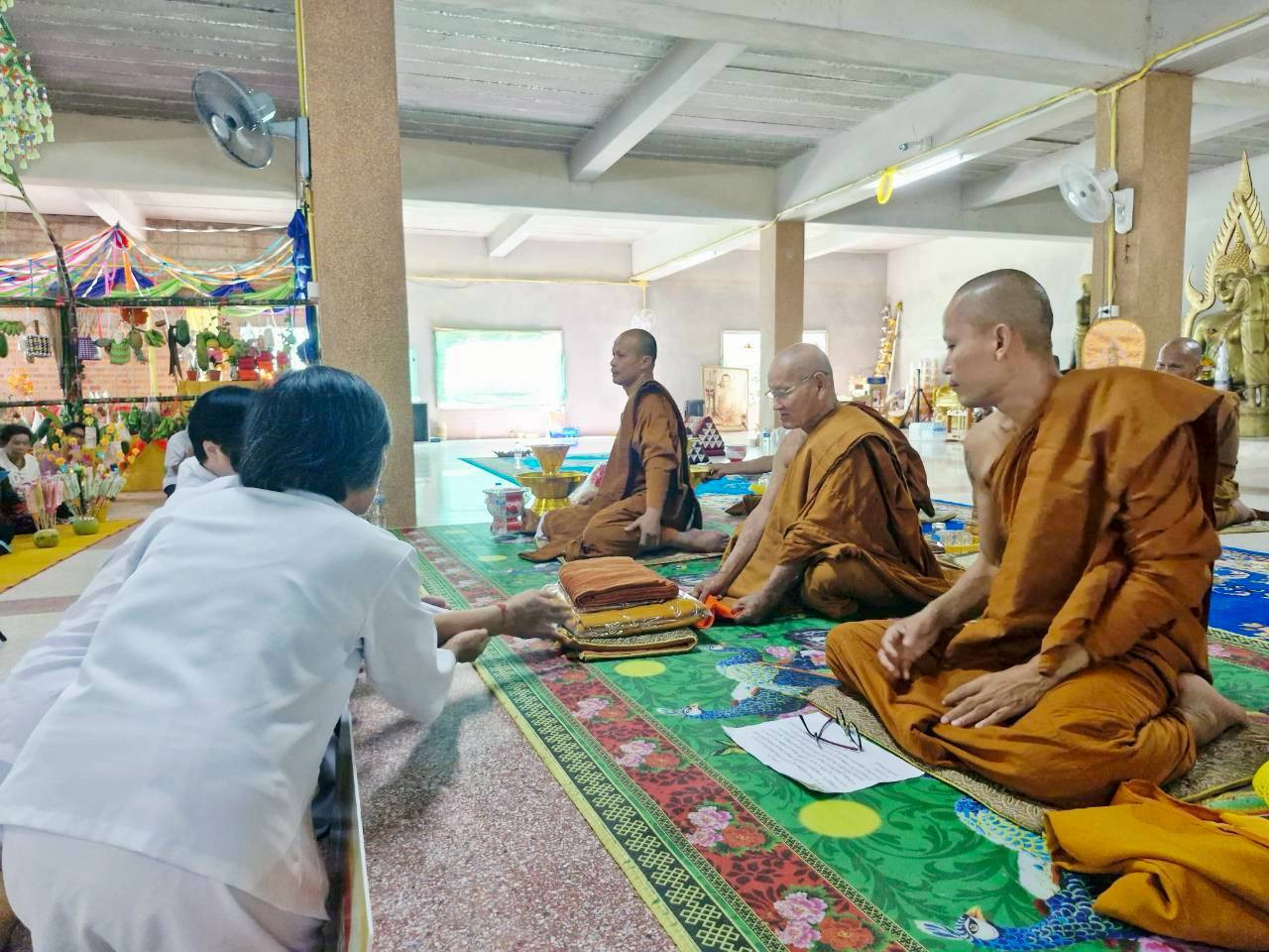 ภาพร่วมพิธีกรรมวัดโนนเปือย