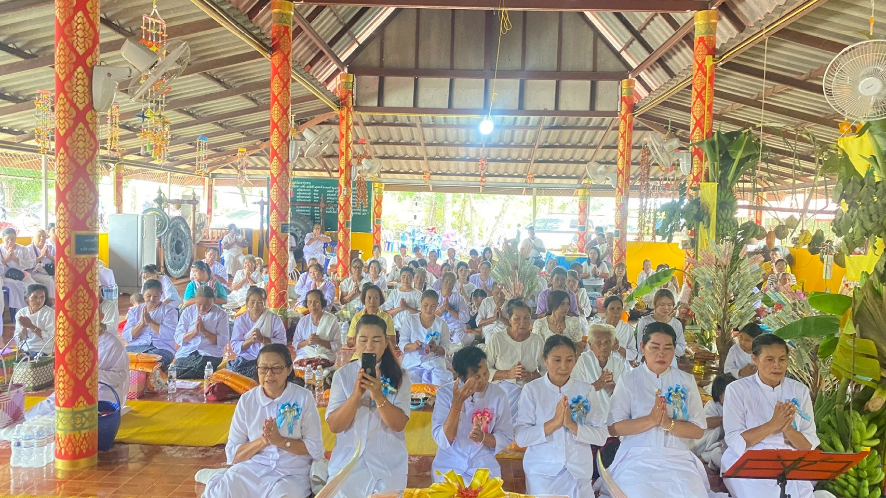 ภาพร่วมพิธีกรรมสำนักสงฆ์บ้านโนนกลาง