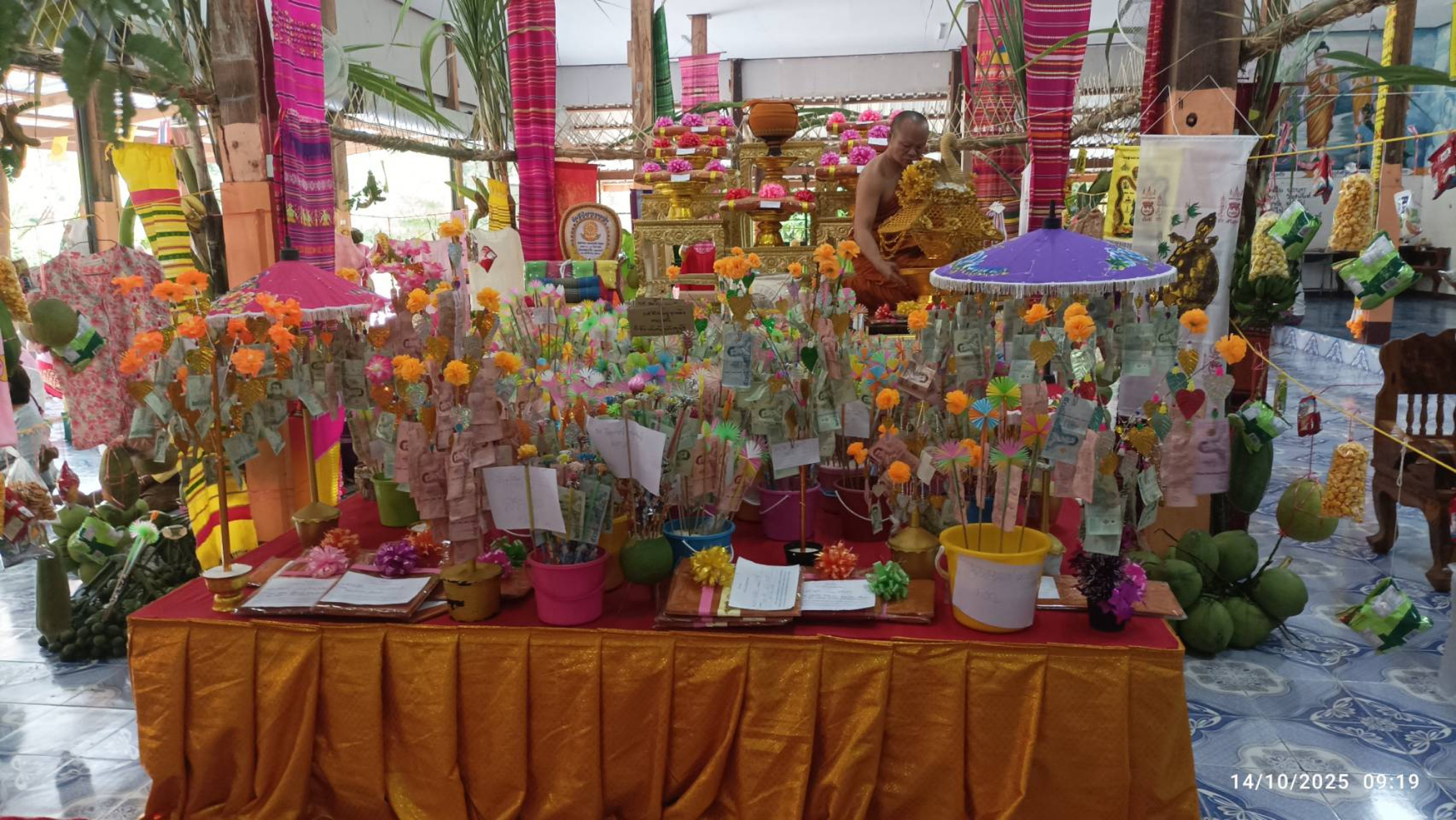 ภาพร่วมพิธีกรรมวัดตาเกา