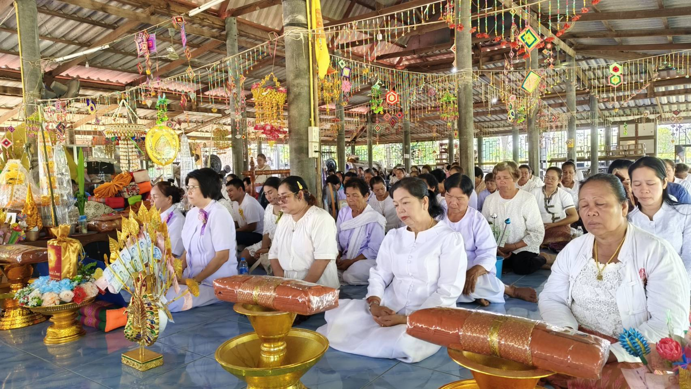 ภาพร่วมพิธีกรรมวัดหนองมะเกลือ
