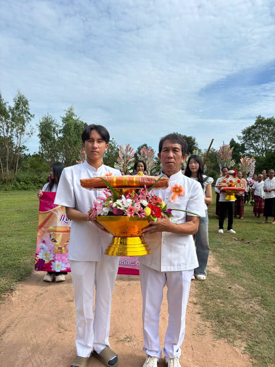 ภาพร่วมพิธีกรรมที่พักสงฆ์วีรวงศ์บรรหาร