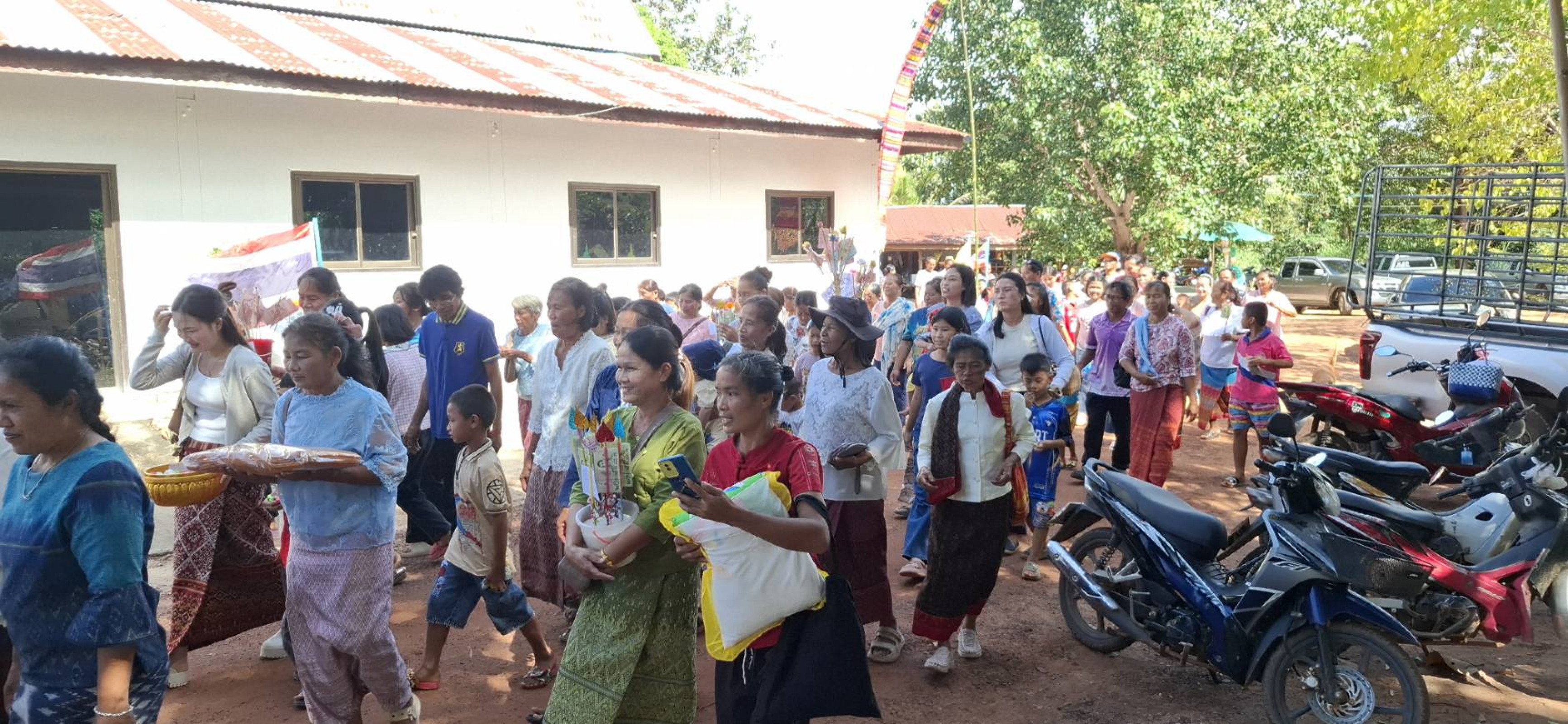 ภาพร่วมพิธีกรรมวัดภูป่าแก้ว (ภูแปก)