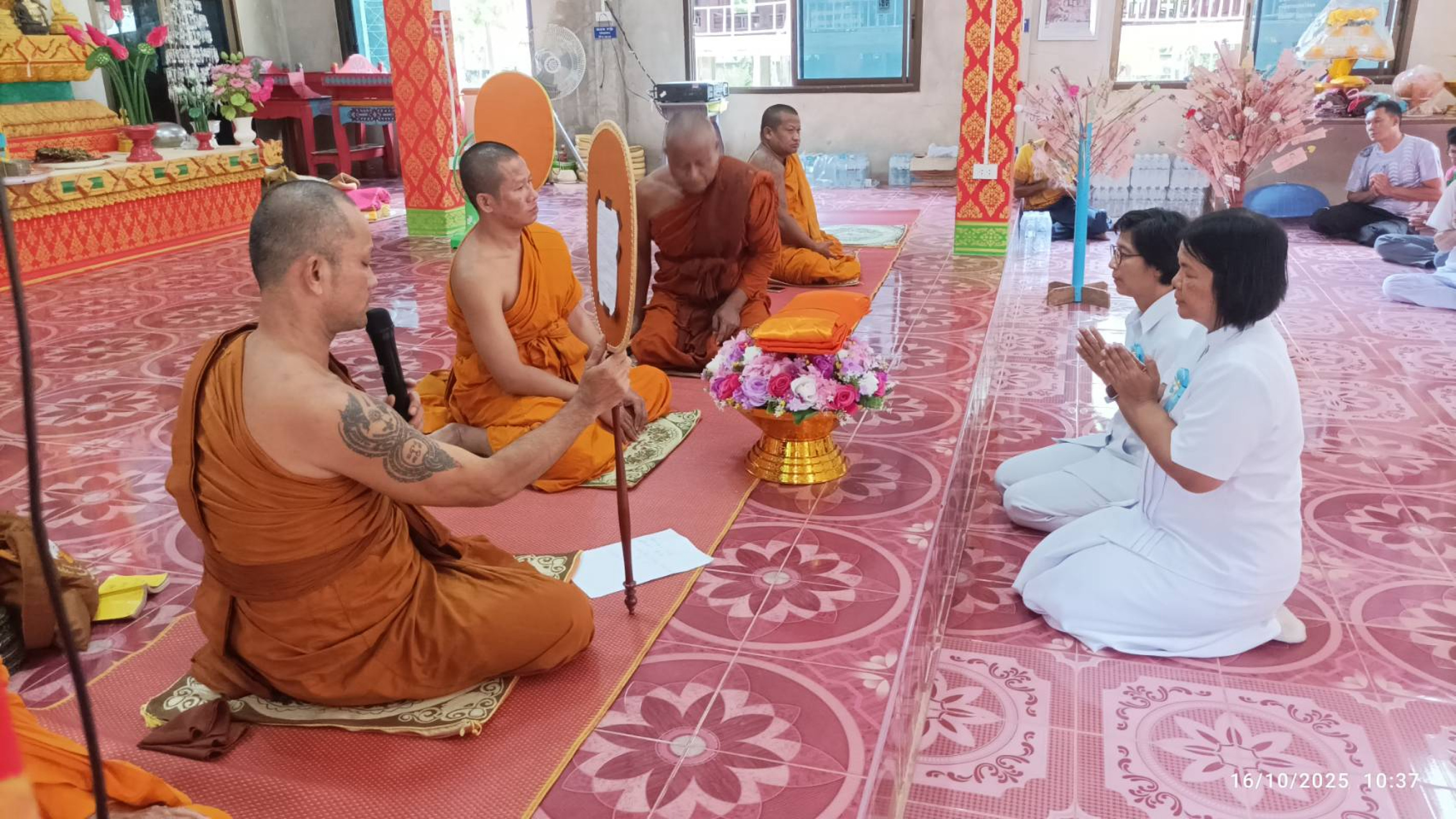 ภาพร่วมพิธีกรรมวัดโนนสูง