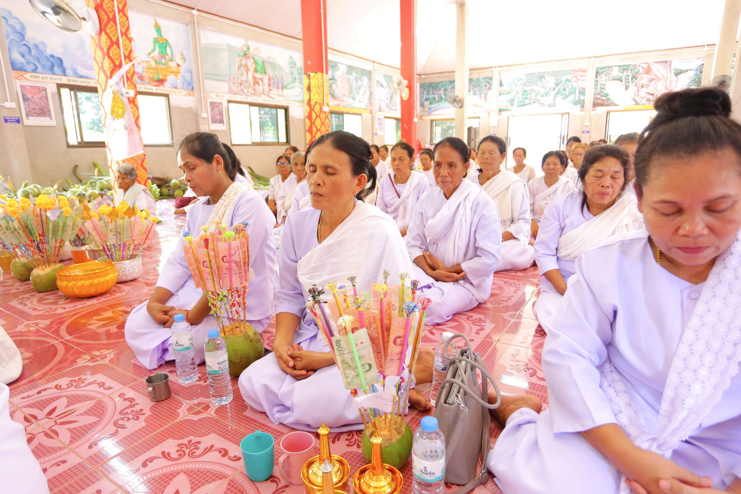 ภาพร่วมพิธีกรรมวัดโนนสูง