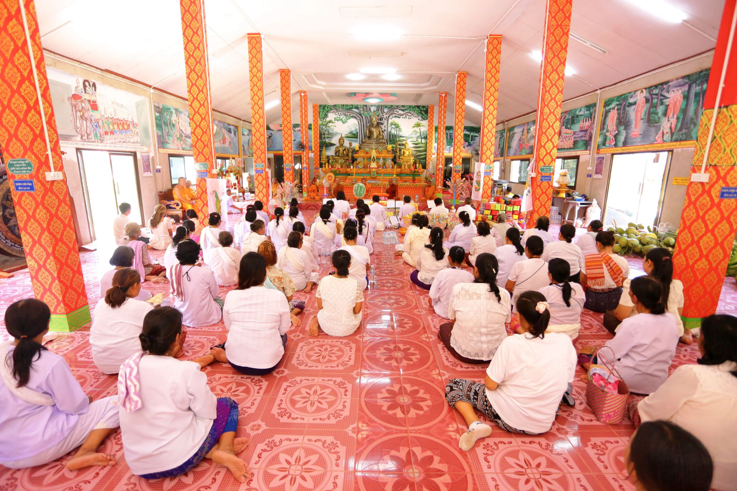 ภาพร่วมพิธีกรรมวัดโนนสูง