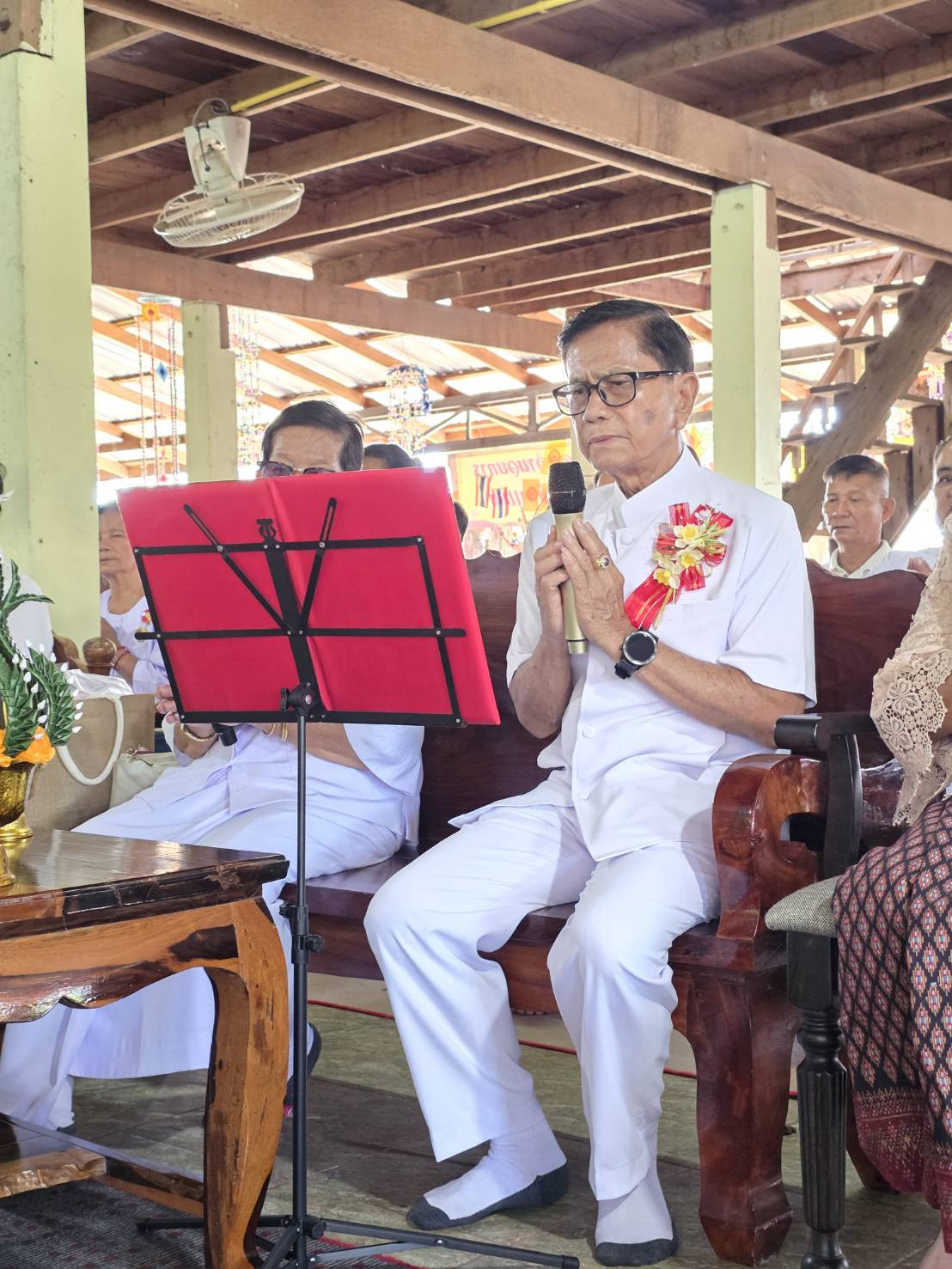 ภาพกล่าวคำถวายกฐินวัดบ้านแดง