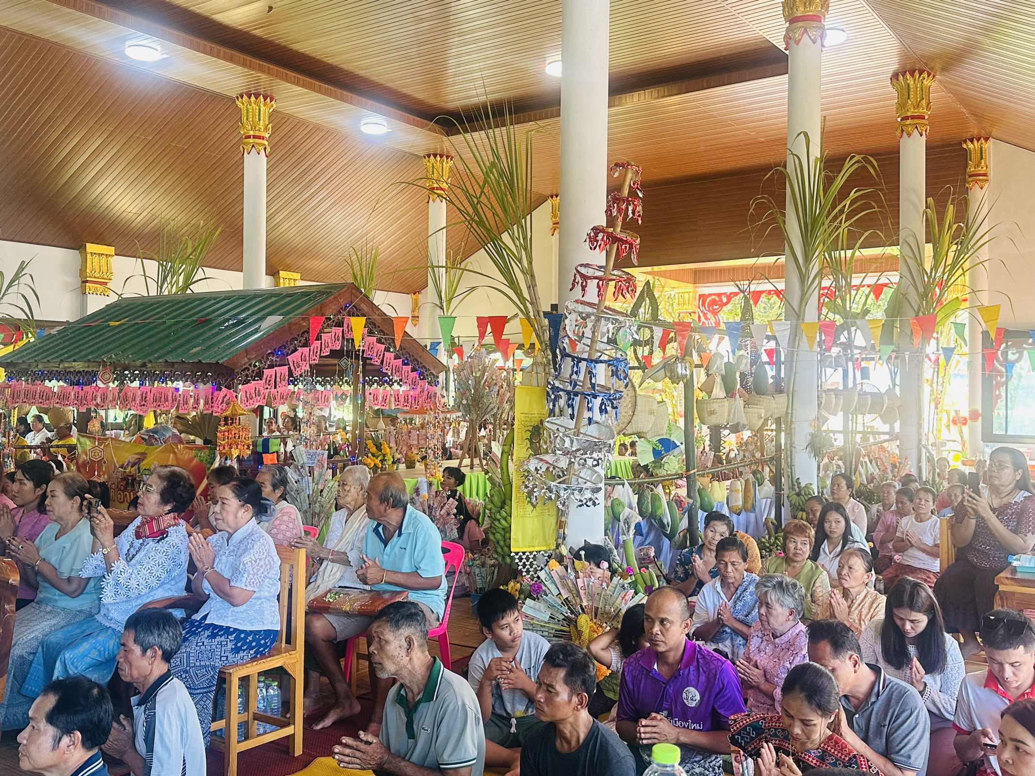 ภาพร่วมพิธีกรรมวัดจอมศรี