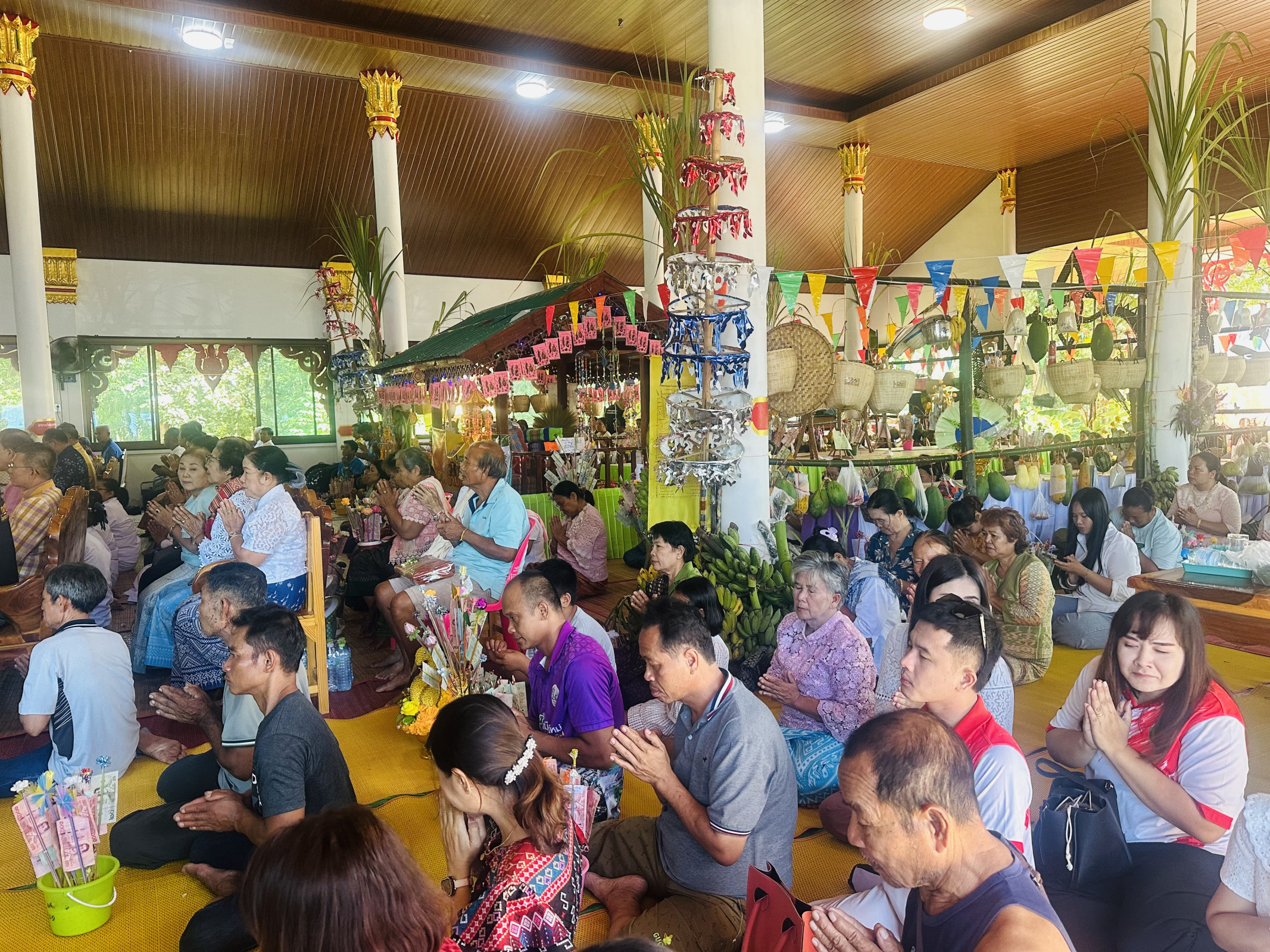 ภาพร่วมพิธีกรรมวัดจอมศรี