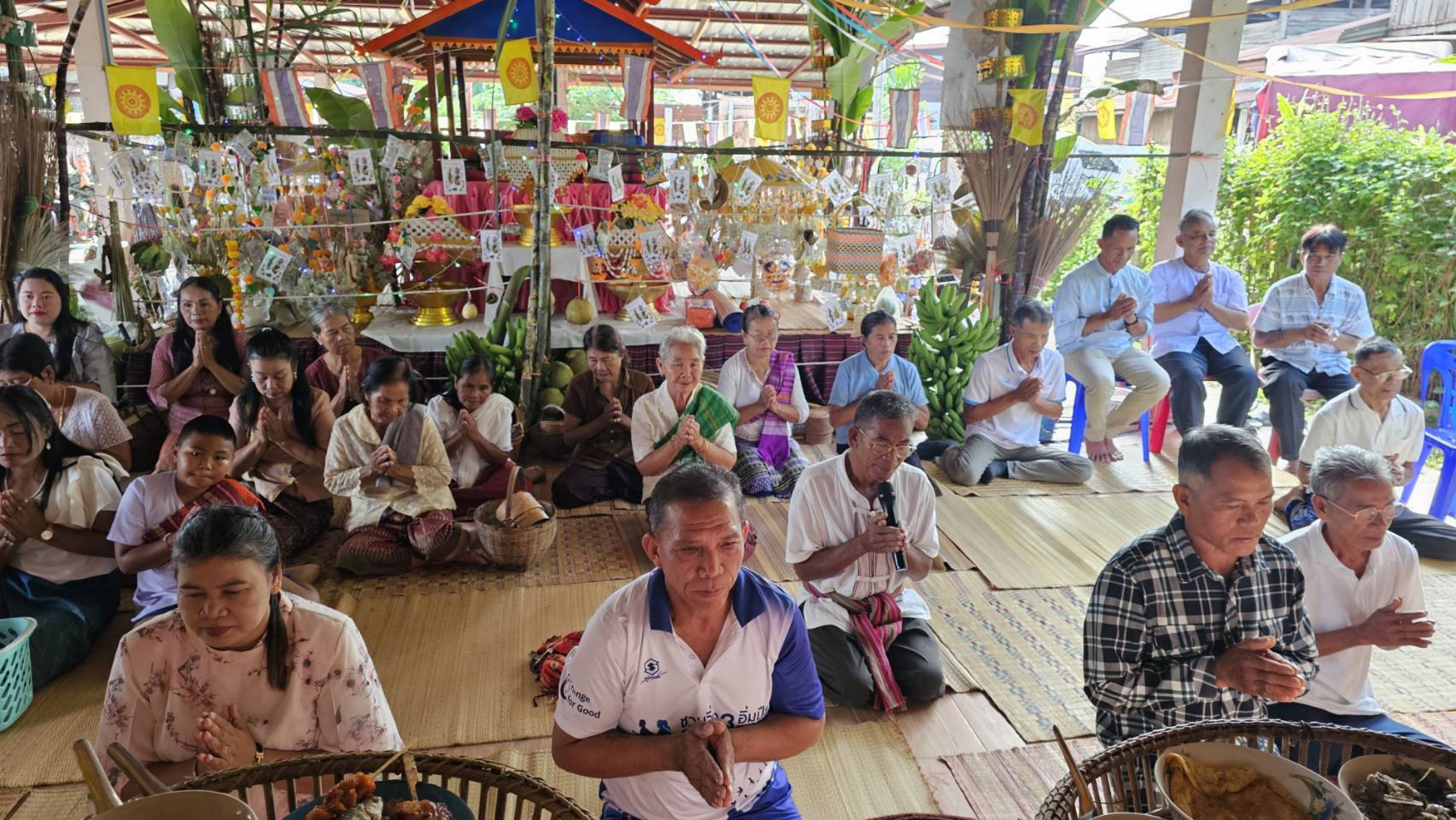 ภาพร่วมพิธีกรรมวัดโนนยาง