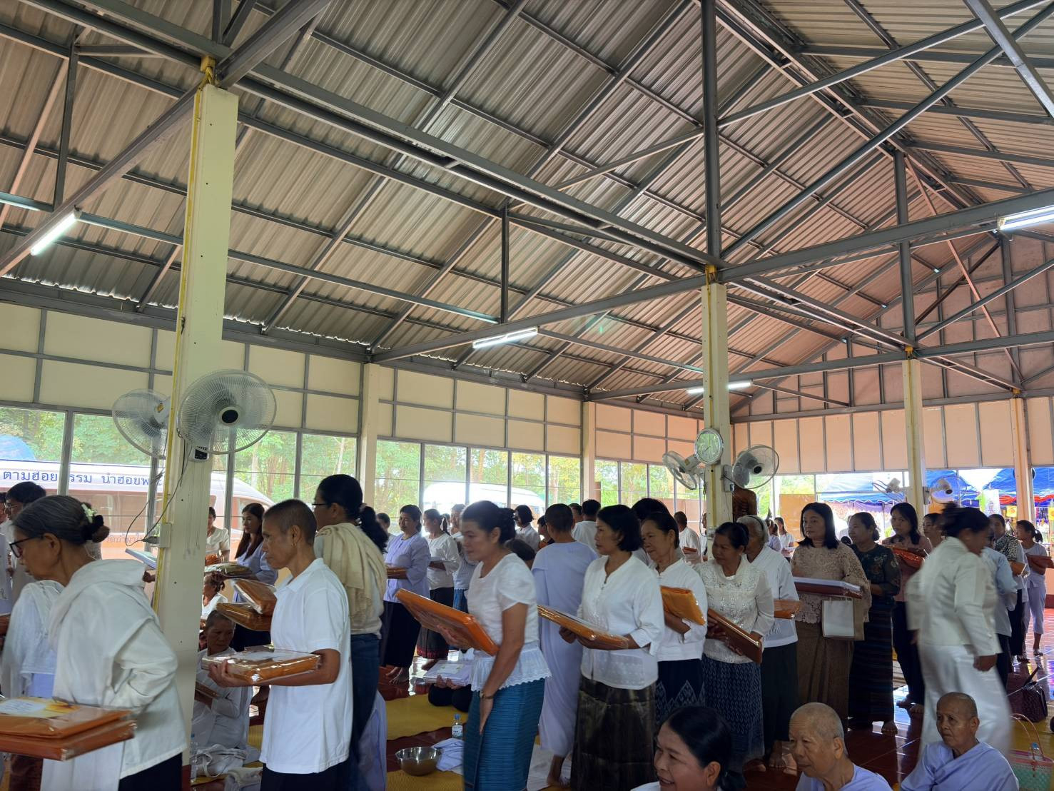 ภาพร่วมพิธีกรรมวัดป่าอุบลวรรณ