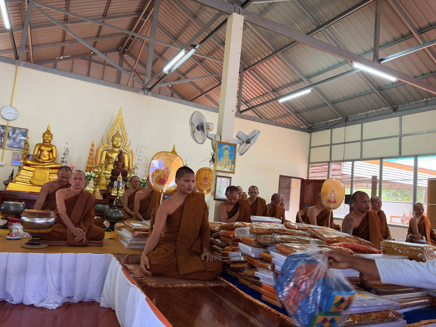 ภาพร่วมพิธีกรรมวัดป่าอุบลวรรณ