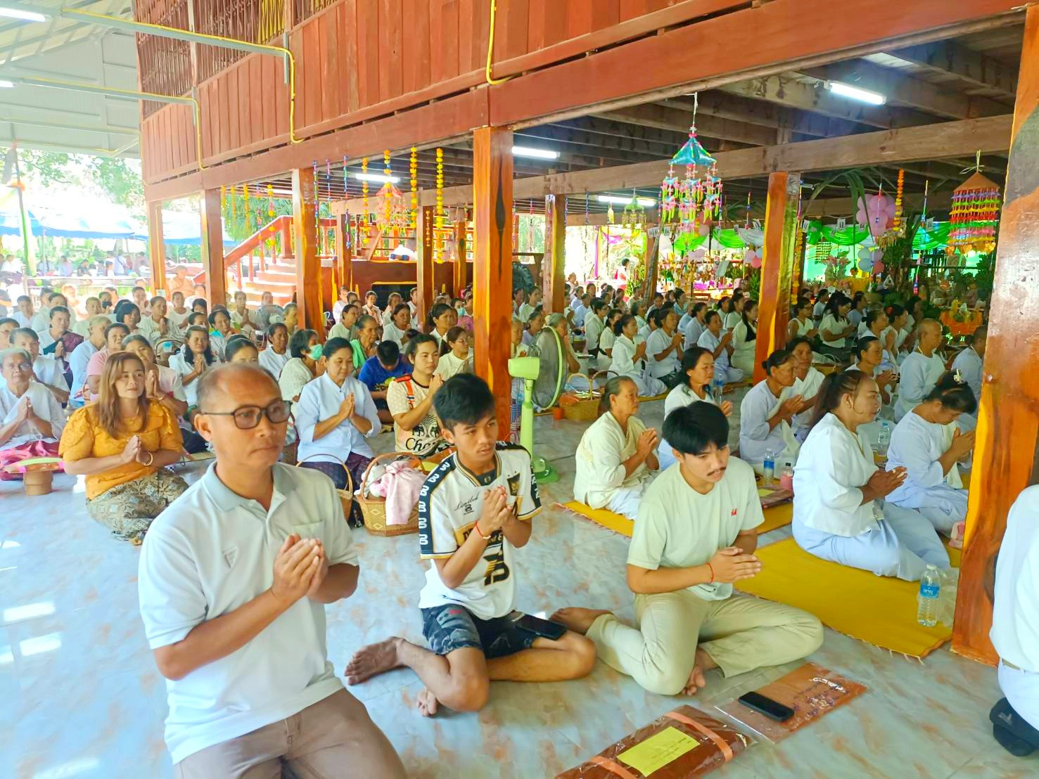 ภาพร่วมพิธีกรรมวัดบ้านหมากมาย